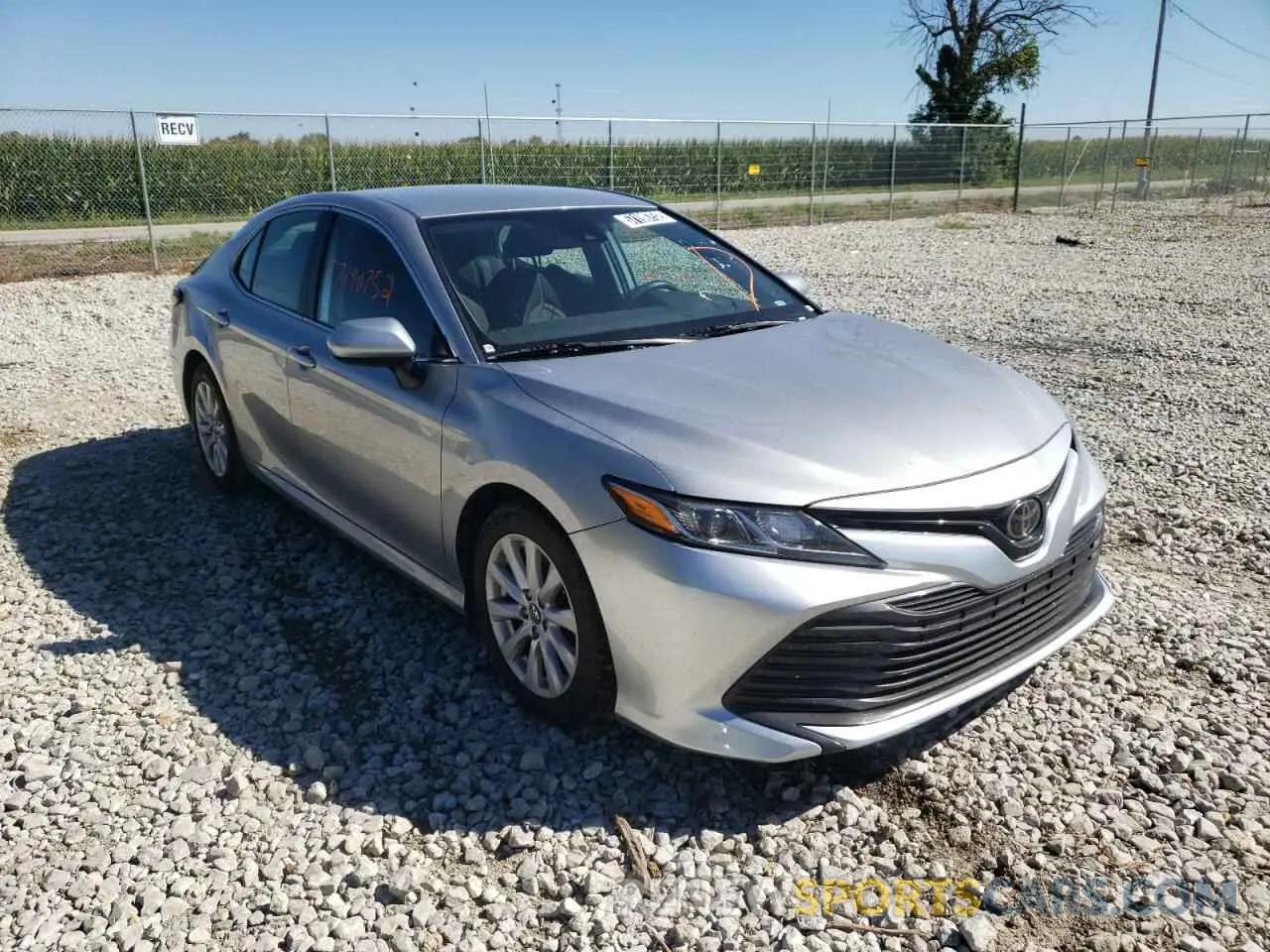 1 fotografías del automóvil dañado 4T1B11HK3KU842176 TOYOTA CAMRY 2019