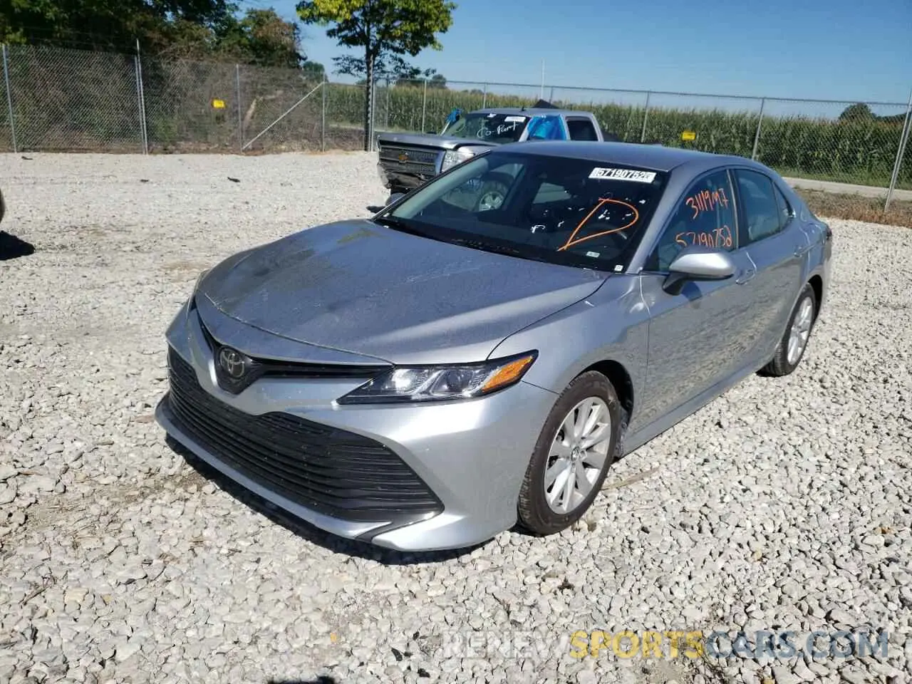 2 fotografías del automóvil dañado 4T1B11HK3KU842176 TOYOTA CAMRY 2019