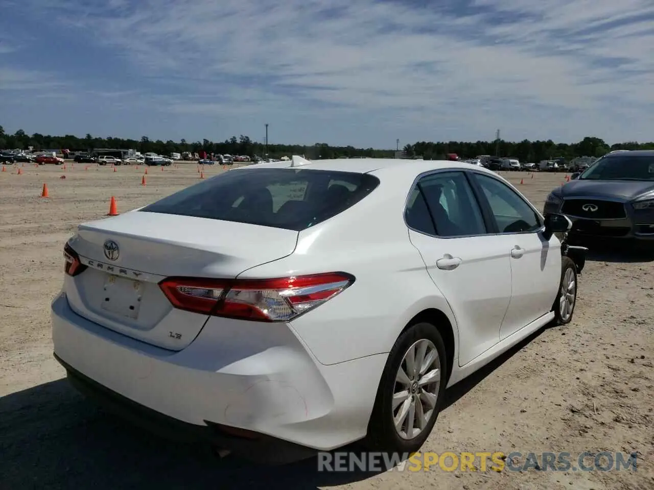 4 fotografías del automóvil dañado 4T1B11HK3KU844882 TOYOTA CAMRY 2019