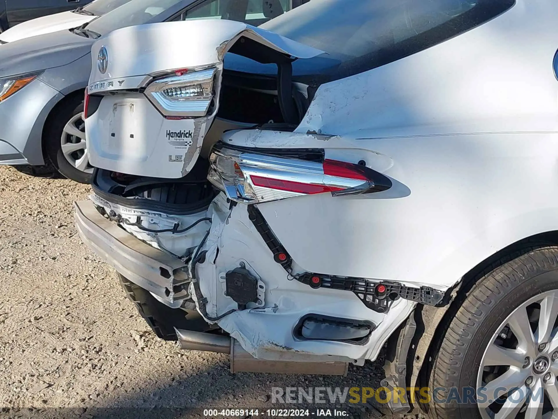 18 fotografías del automóvil dañado 4T1B11HK3KU847457 TOYOTA CAMRY 2019