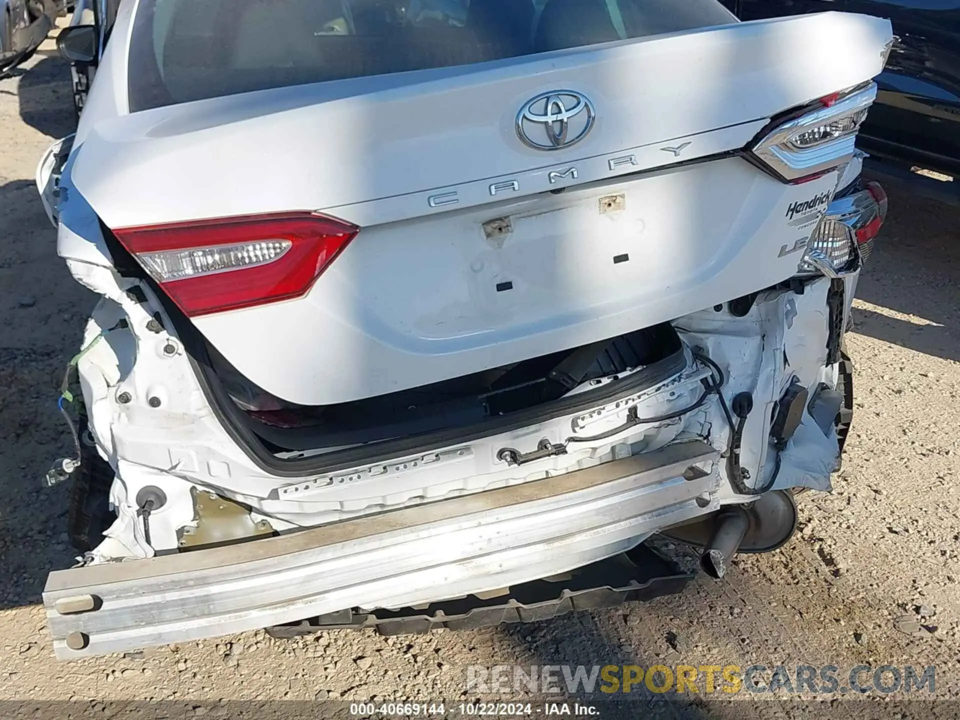 20 fotografías del automóvil dañado 4T1B11HK3KU847457 TOYOTA CAMRY 2019