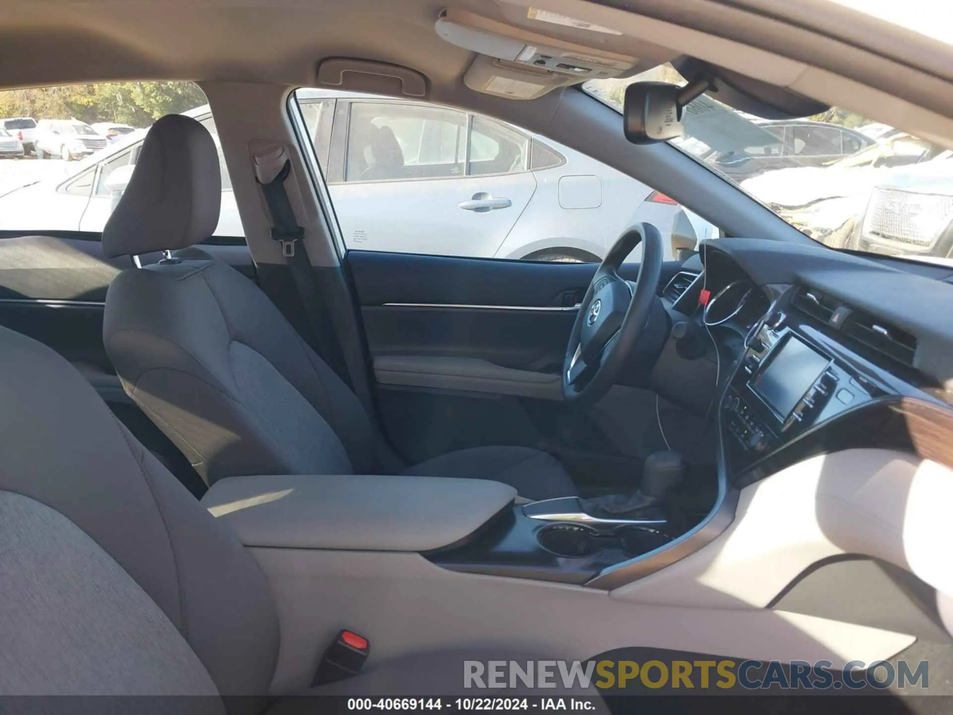 5 fotografías del automóvil dañado 4T1B11HK3KU847457 TOYOTA CAMRY 2019