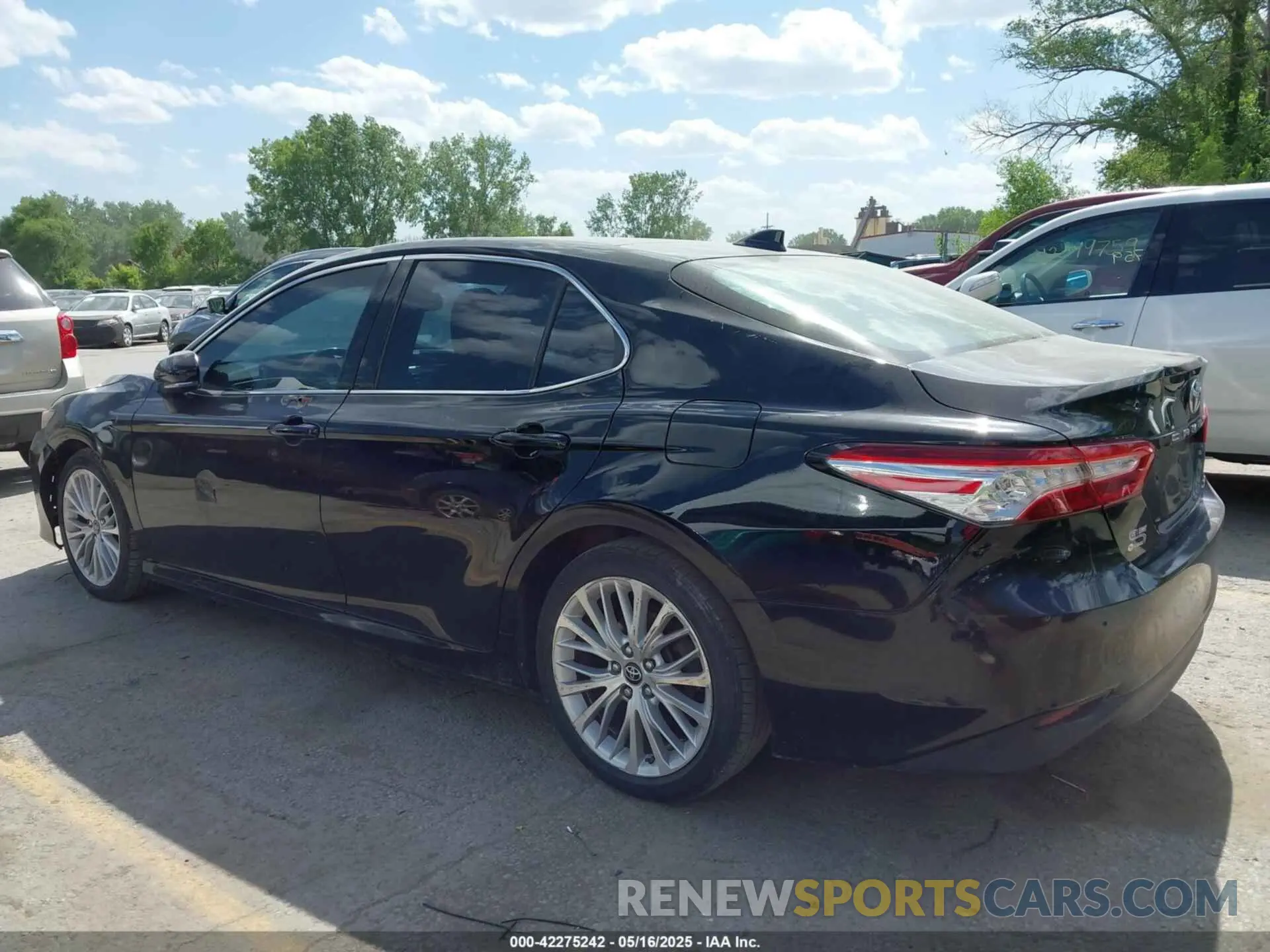 3 fotografías del automóvil dañado 4T1B11HK4KU159810 TOYOTA CAMRY 2019