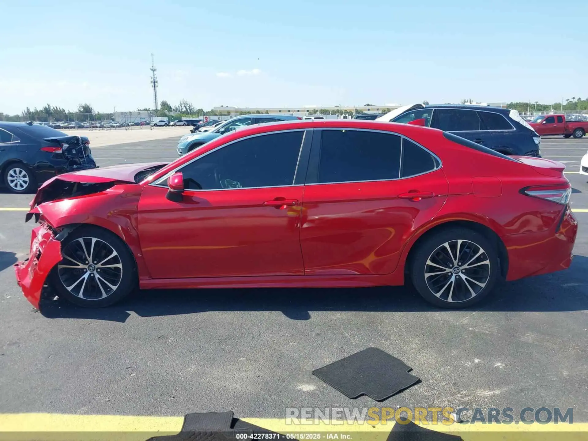 14 fotografías del automóvil dañado 4T1B11HK4KU168863 TOYOTA CAMRY 2019