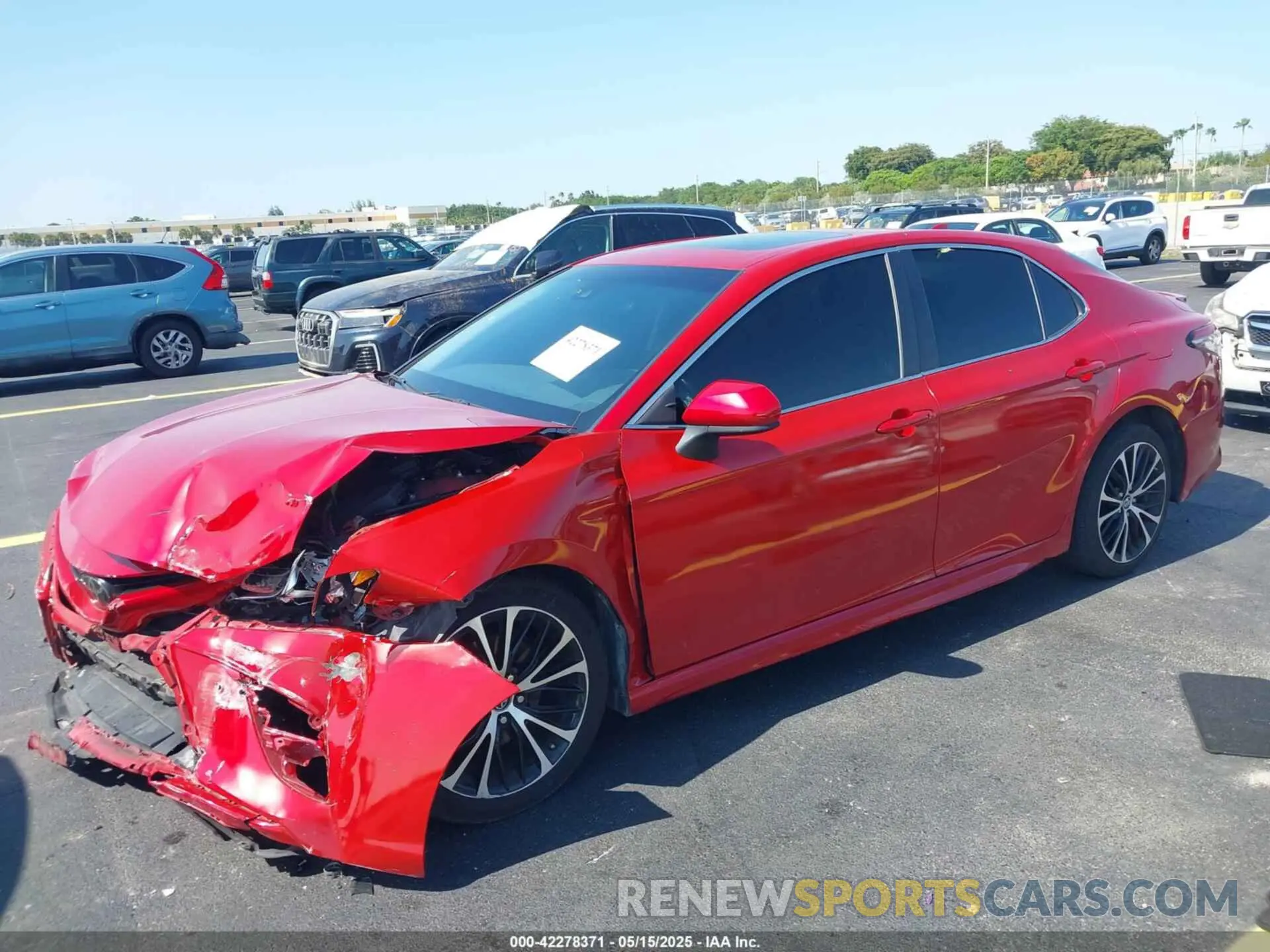 2 fotografías del automóvil dañado 4T1B11HK4KU168863 TOYOTA CAMRY 2019