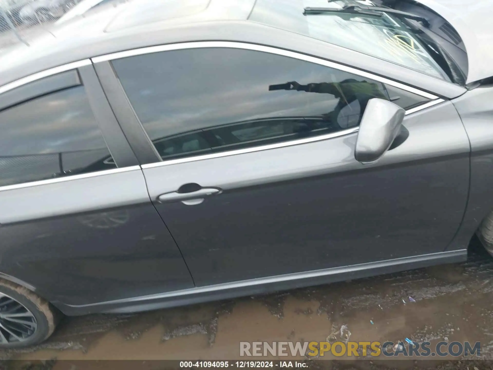 13 fotografías del automóvil dañado 4T1B11HK4KU180561 TOYOTA CAMRY 2019