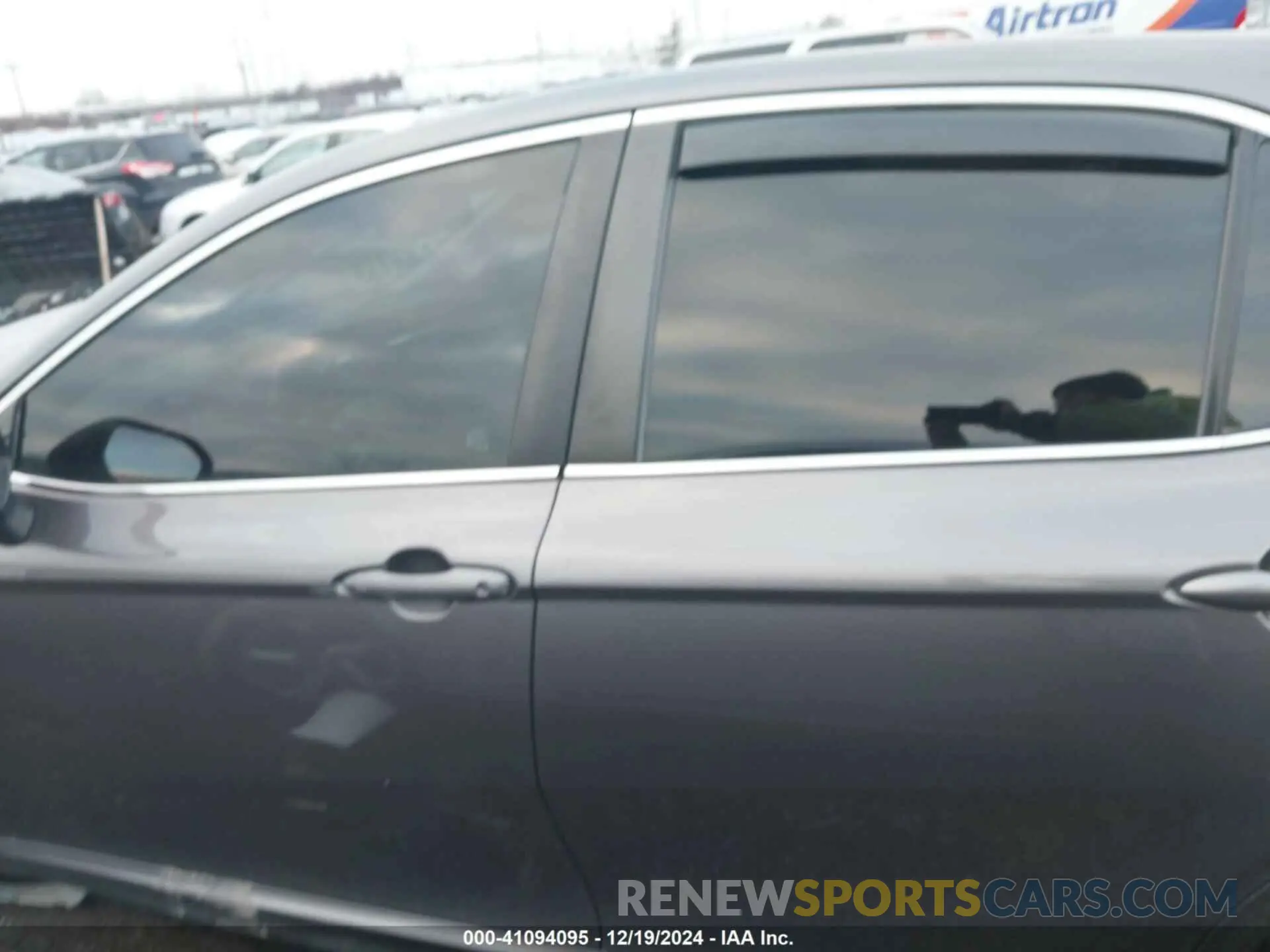 14 fotografías del automóvil dañado 4T1B11HK4KU180561 TOYOTA CAMRY 2019