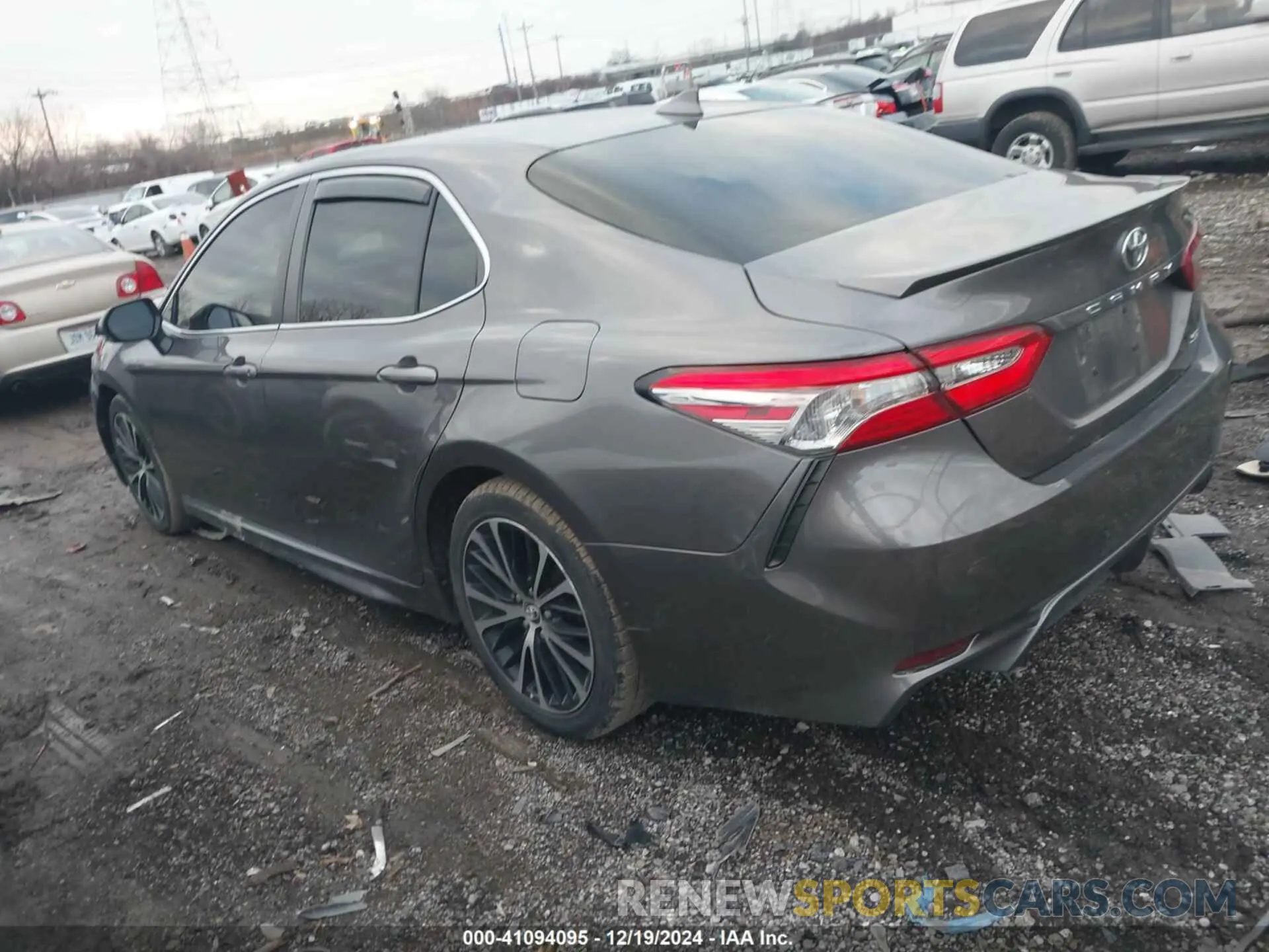 3 fotografías del automóvil dañado 4T1B11HK4KU180561 TOYOTA CAMRY 2019