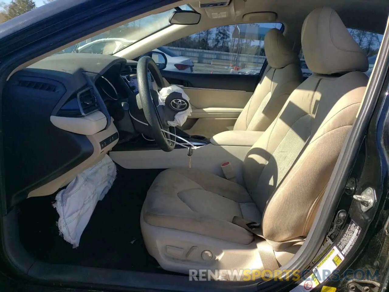 7 fotografías del automóvil dañado 4T1B11HK4KU185209 TOYOTA CAMRY 2019