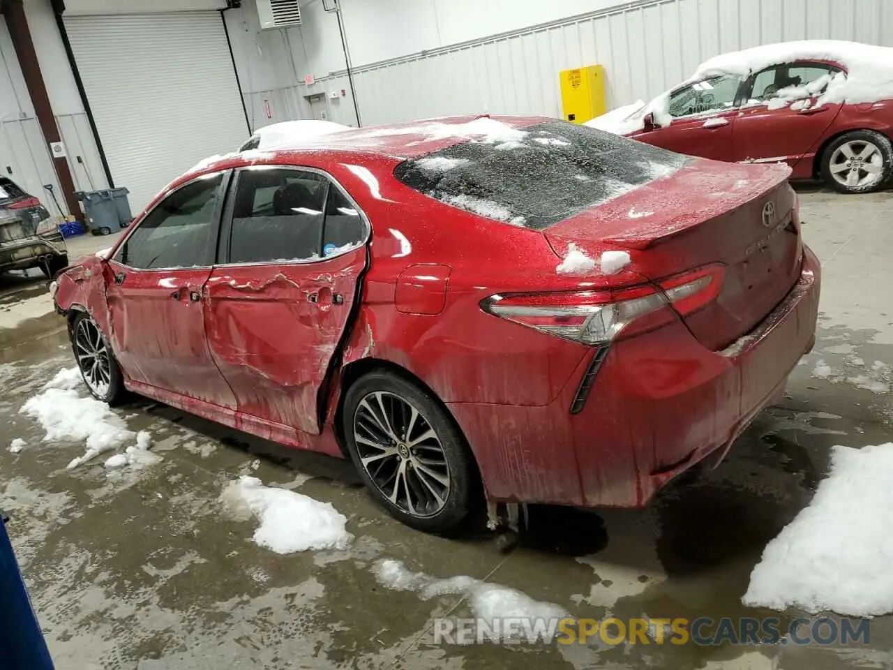 2 fotografías del automóvil dañado 4T1B11HK4KU194637 TOYOTA CAMRY 2019