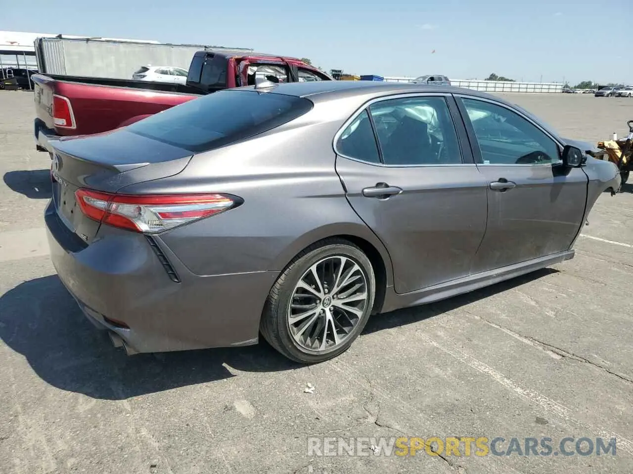 3 fotografías del automóvil dañado 4T1B11HK4KU197568 TOYOTA CAMRY 2019
