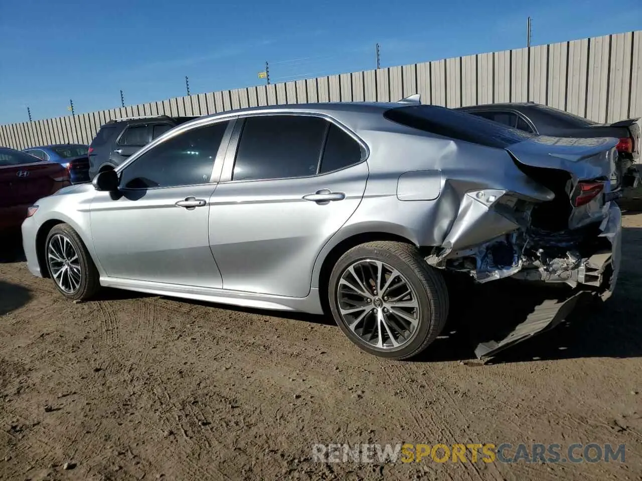2 fotografías del automóvil dañado 4T1B11HK4KU221285 TOYOTA CAMRY 2019