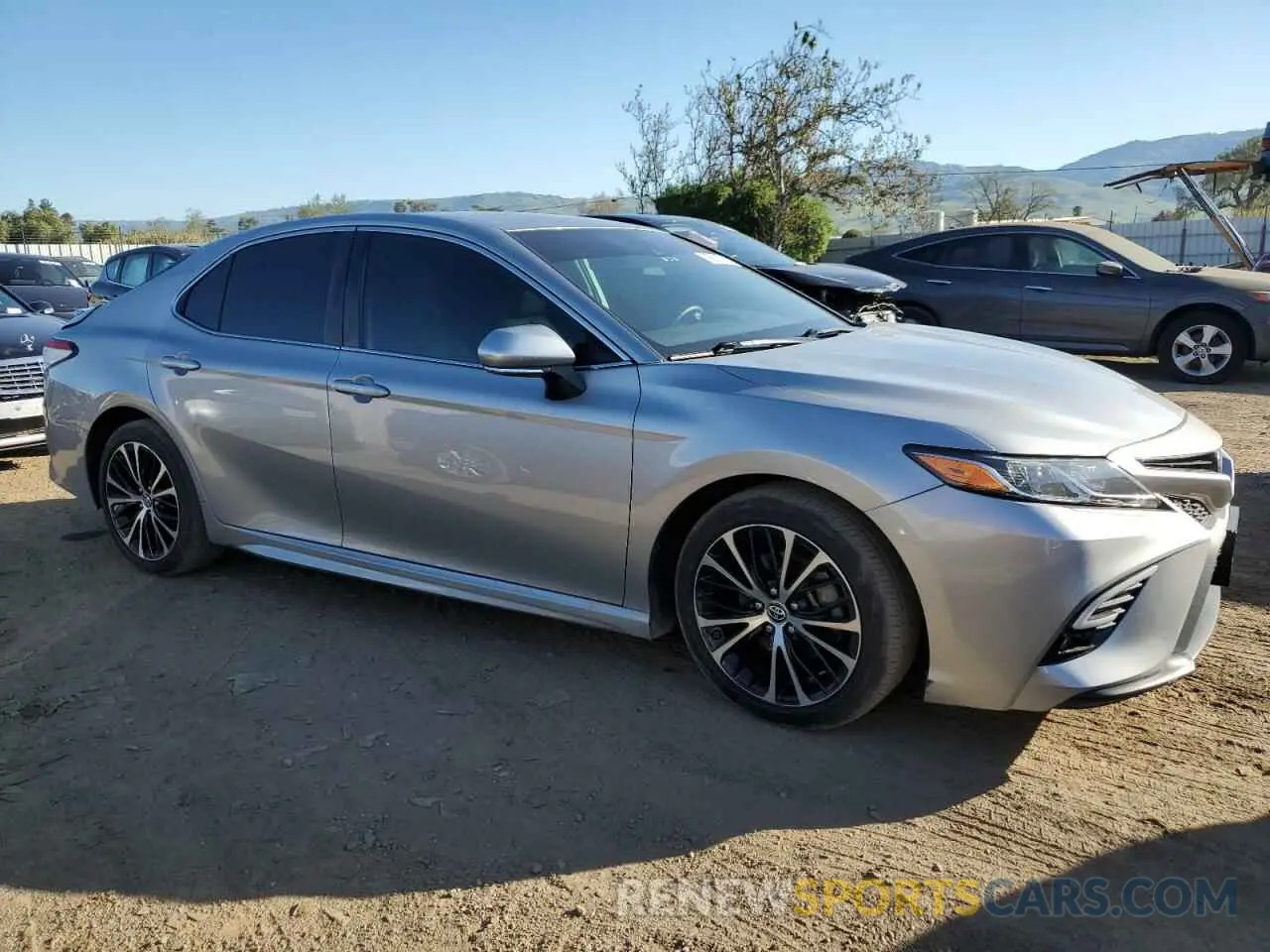 4 fotografías del automóvil dañado 4T1B11HK4KU221285 TOYOTA CAMRY 2019
