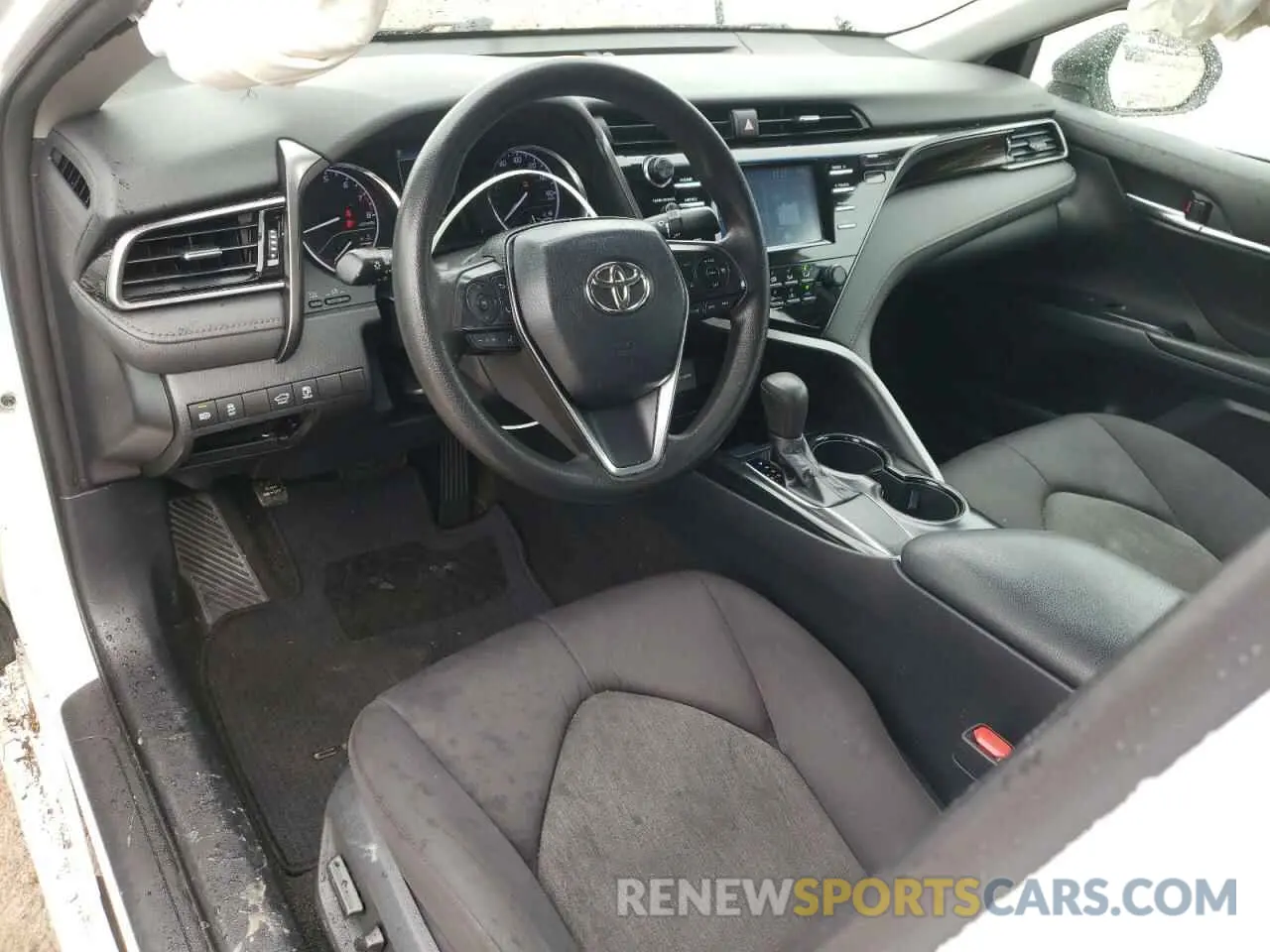 8 fotografías del automóvil dañado 4T1B11HK4KU241584 TOYOTA CAMRY 2019