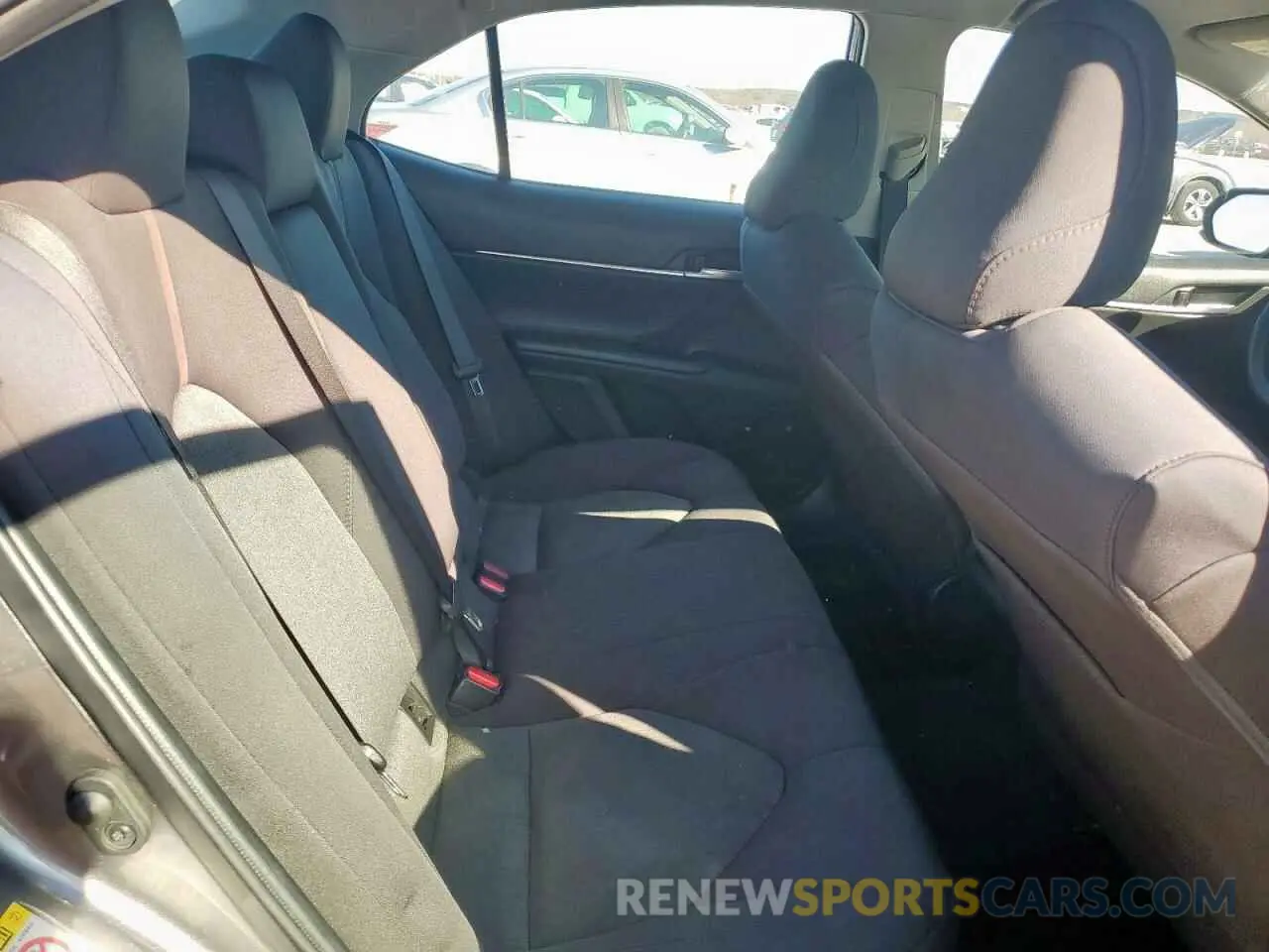 10 fotografías del automóvil dañado 4T1B11HK4KU242119 TOYOTA CAMRY 2019