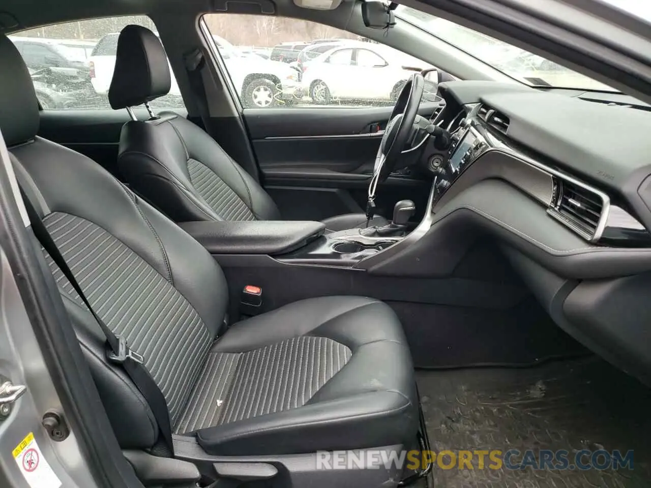 5 fotografías del automóvil dañado 4T1B11HK4KU243223 TOYOTA CAMRY 2019