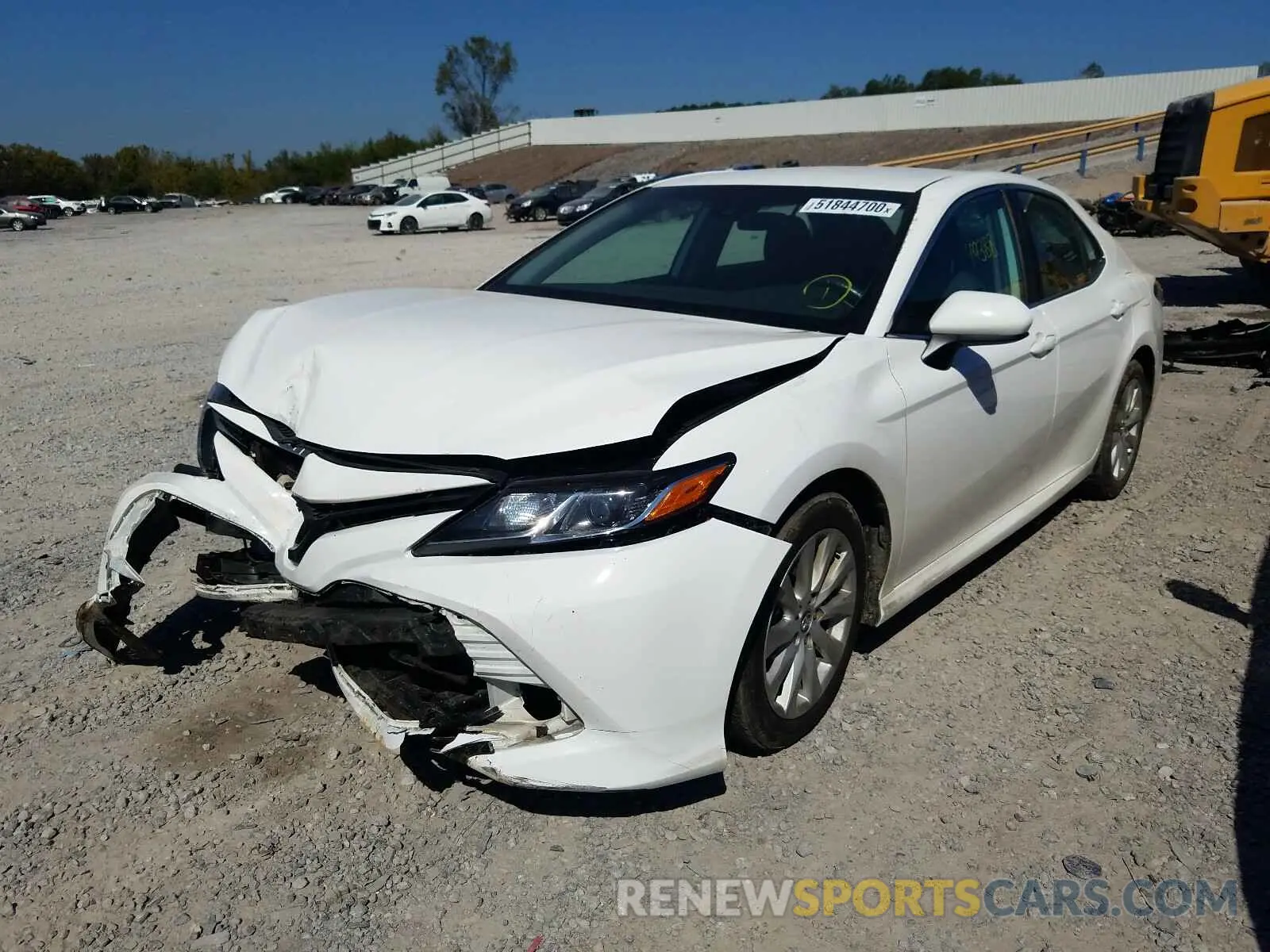 2 fotografías del automóvil dañado 4T1B11HK4KU246977 TOYOTA CAMRY 2019
