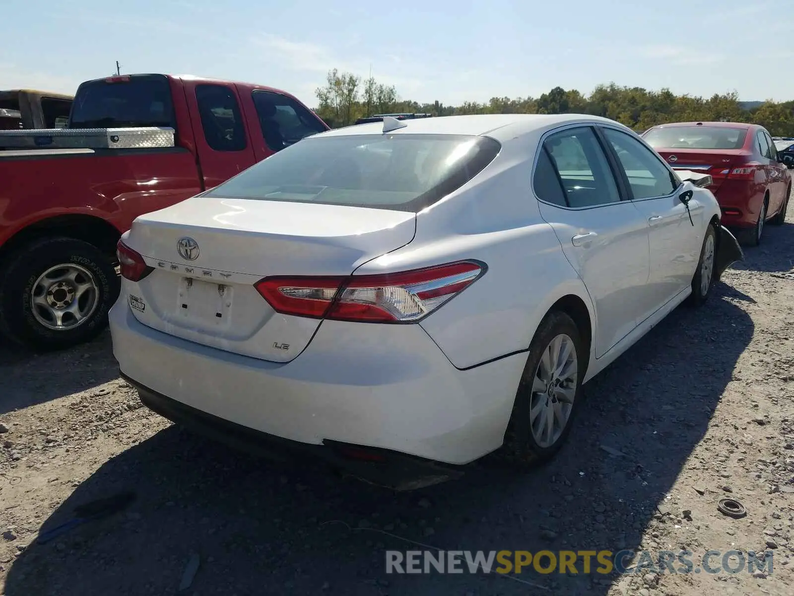 4 fotografías del automóvil dañado 4T1B11HK4KU246977 TOYOTA CAMRY 2019