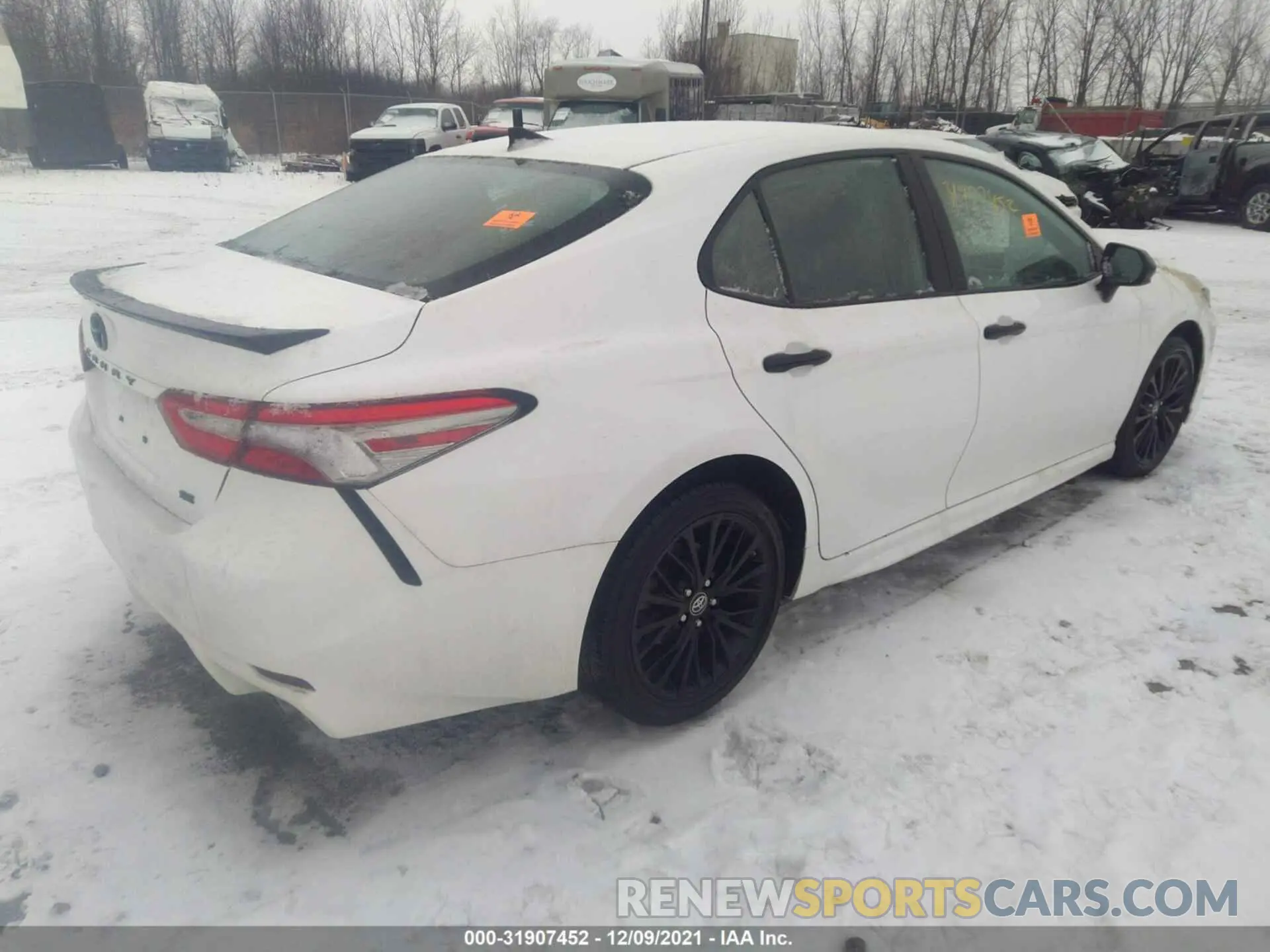 4 fotografías del automóvil dañado 4T1B11HK4KU251368 TOYOTA CAMRY 2019