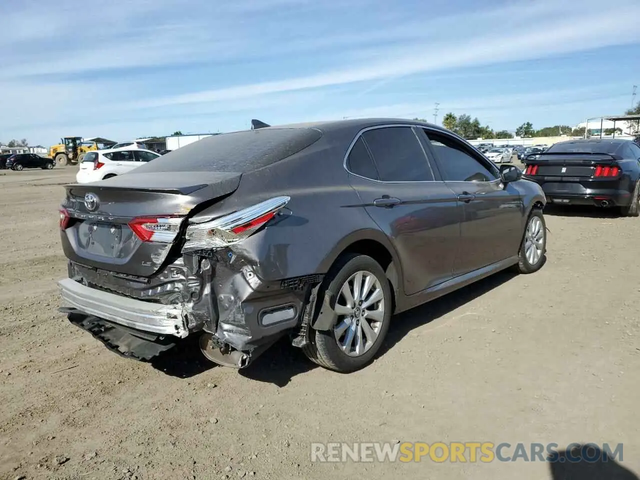 3 fotografías del automóvil dañado 4T1B11HK4KU252195 TOYOTA CAMRY 2019