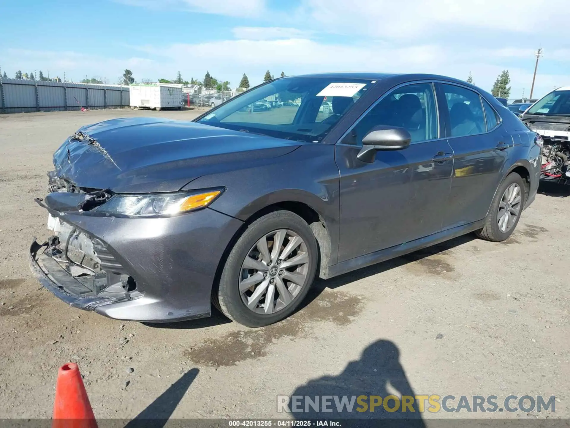 14 fotografías del automóvil dañado 4T1B11HK4KU254853 TOYOTA CAMRY 2019