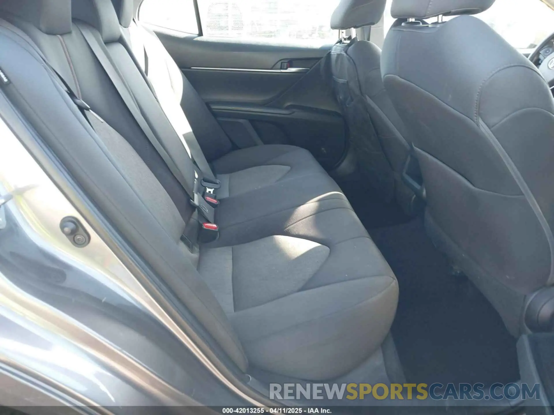 8 fotografías del automóvil dañado 4T1B11HK4KU254853 TOYOTA CAMRY 2019