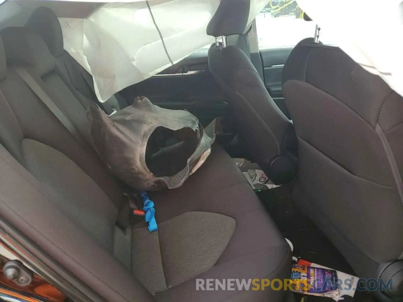6 fotografías del automóvil dañado 4T1B11HK4KU268980 TOYOTA CAMRY 2019