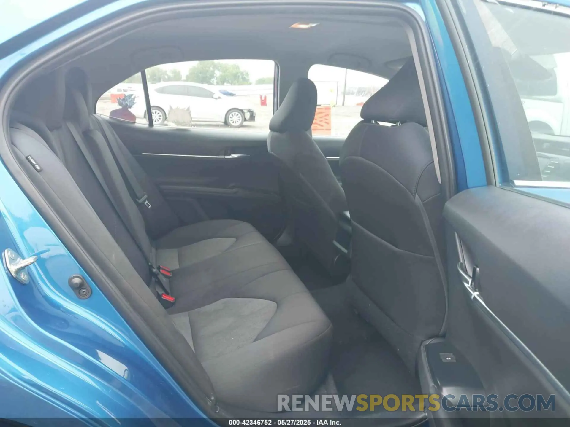 8 fotografías del automóvil dañado 4T1B11HK4KU270650 TOYOTA CAMRY 2019
