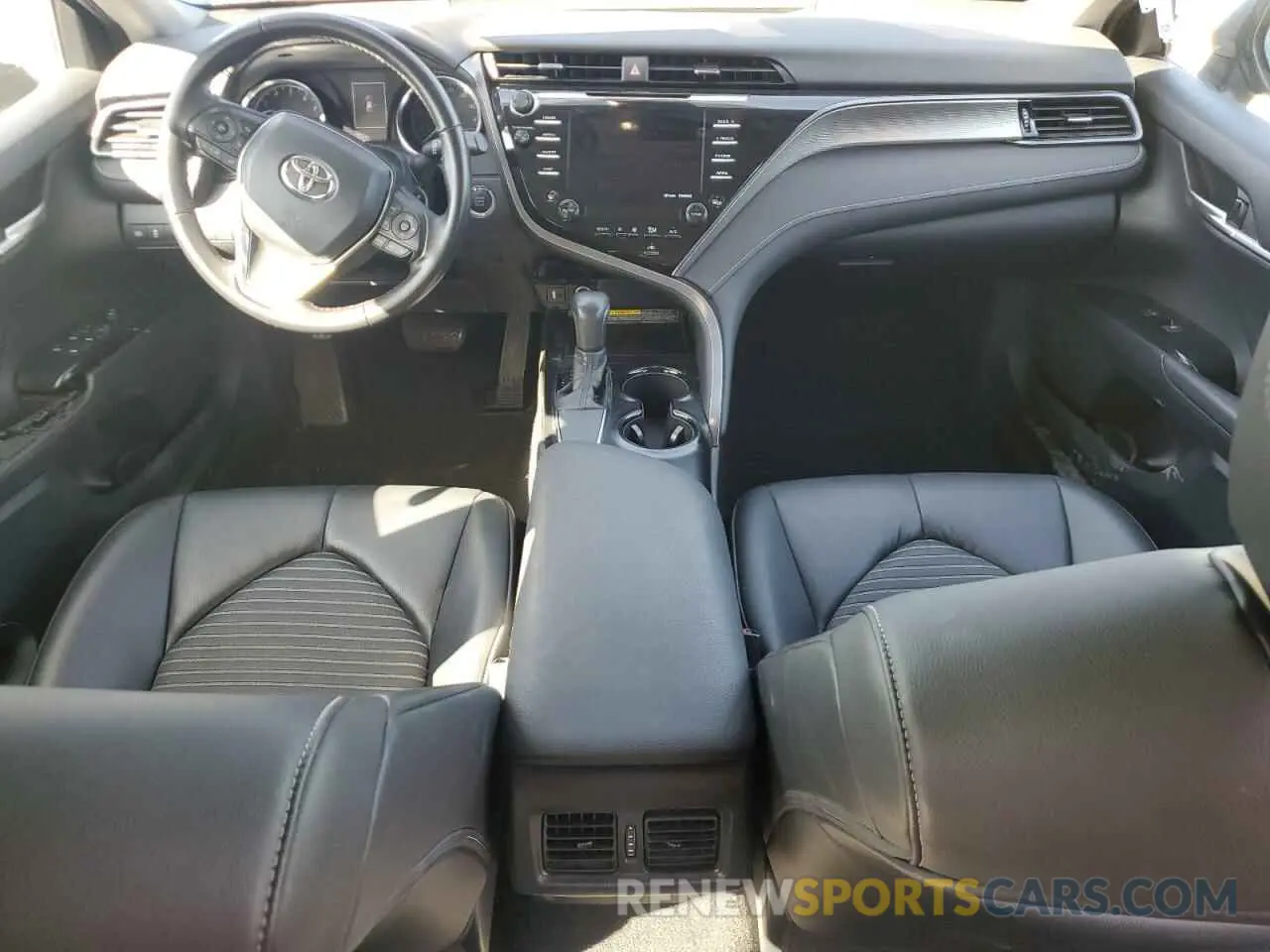 8 fotografías del automóvil dañado 4T1B11HK4KU286220 TOYOTA CAMRY 2019