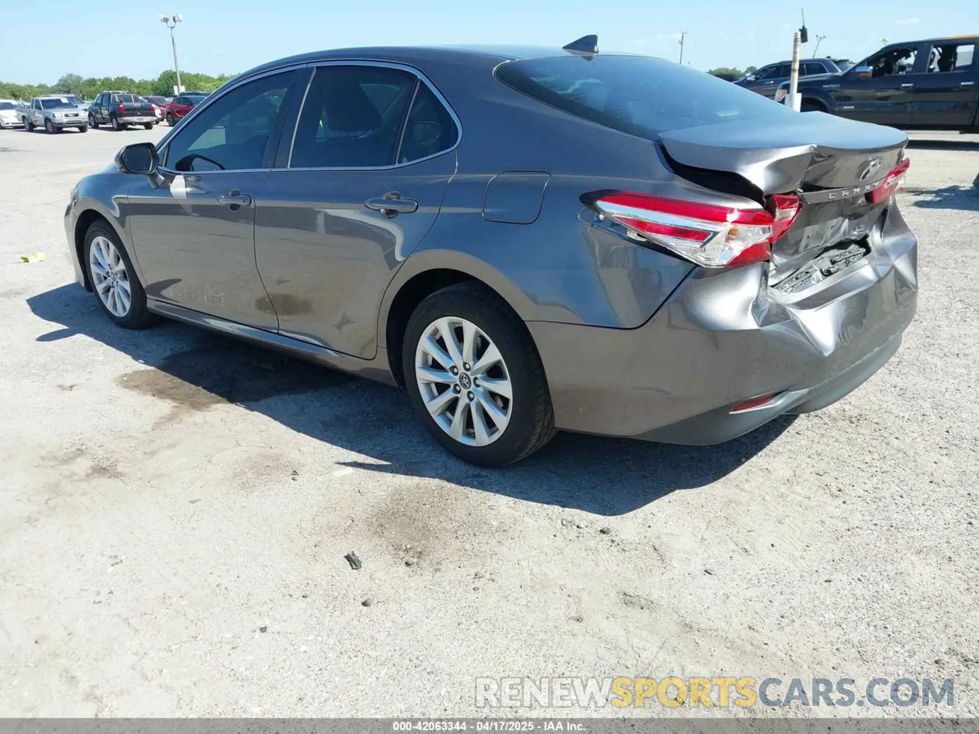 3 fotografías del automóvil dañado 4T1B11HK4KU286959 TOYOTA CAMRY 2019