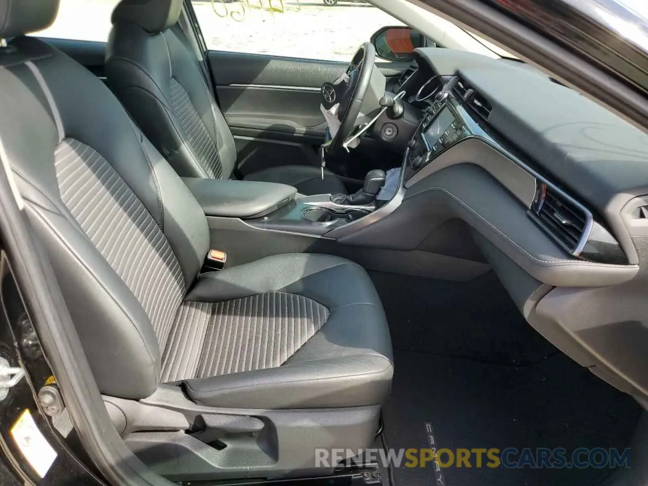 5 fotografías del automóvil dañado 4T1B11HK4KU688819 TOYOTA CAMRY 2019