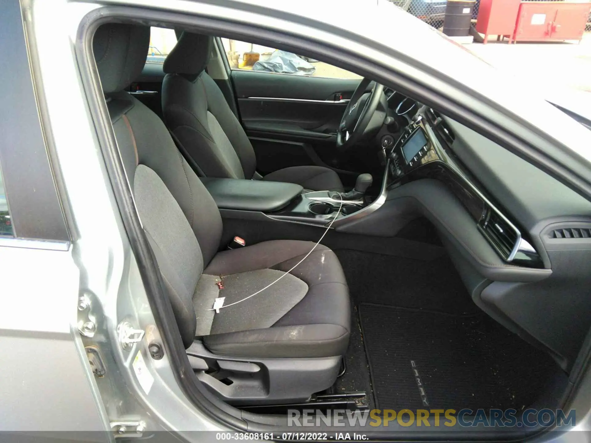5 fotografías del automóvil dañado 4T1B11HK4KU696807 TOYOTA CAMRY 2019