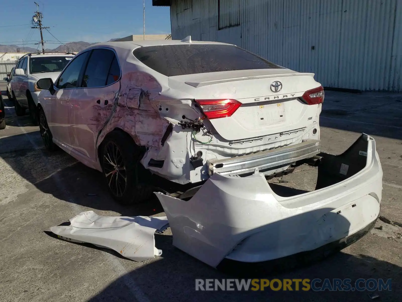 3 fotografías del automóvil dañado 4T1B11HK4KU697343 TOYOTA CAMRY 2019