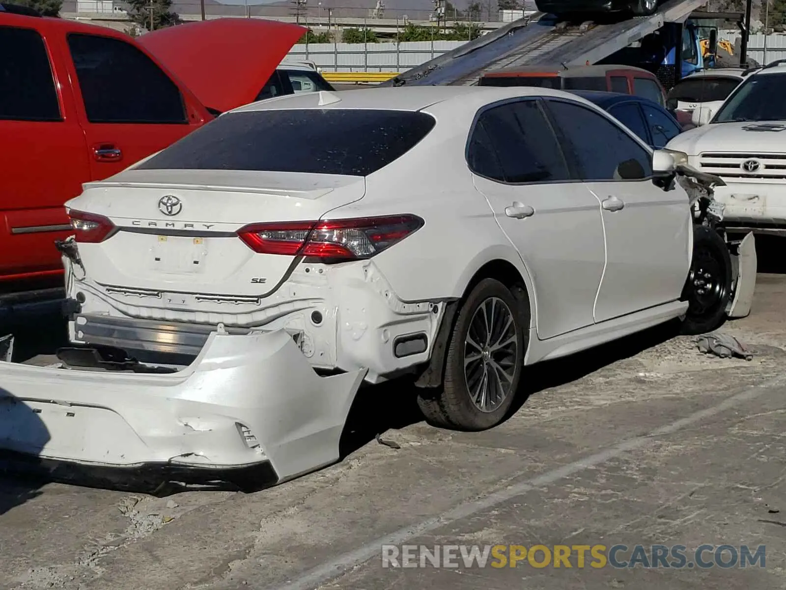 4 fotografías del automóvil dañado 4T1B11HK4KU697343 TOYOTA CAMRY 2019