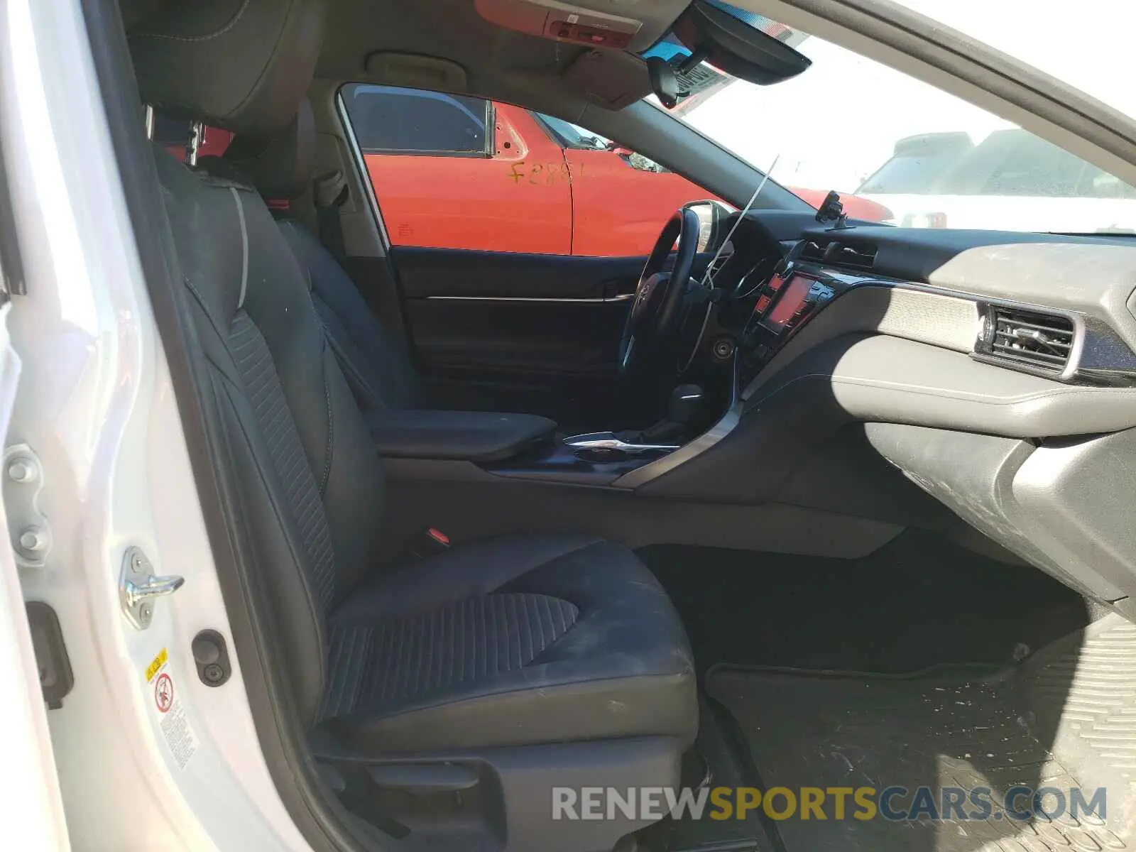 5 fotografías del automóvil dañado 4T1B11HK4KU697343 TOYOTA CAMRY 2019