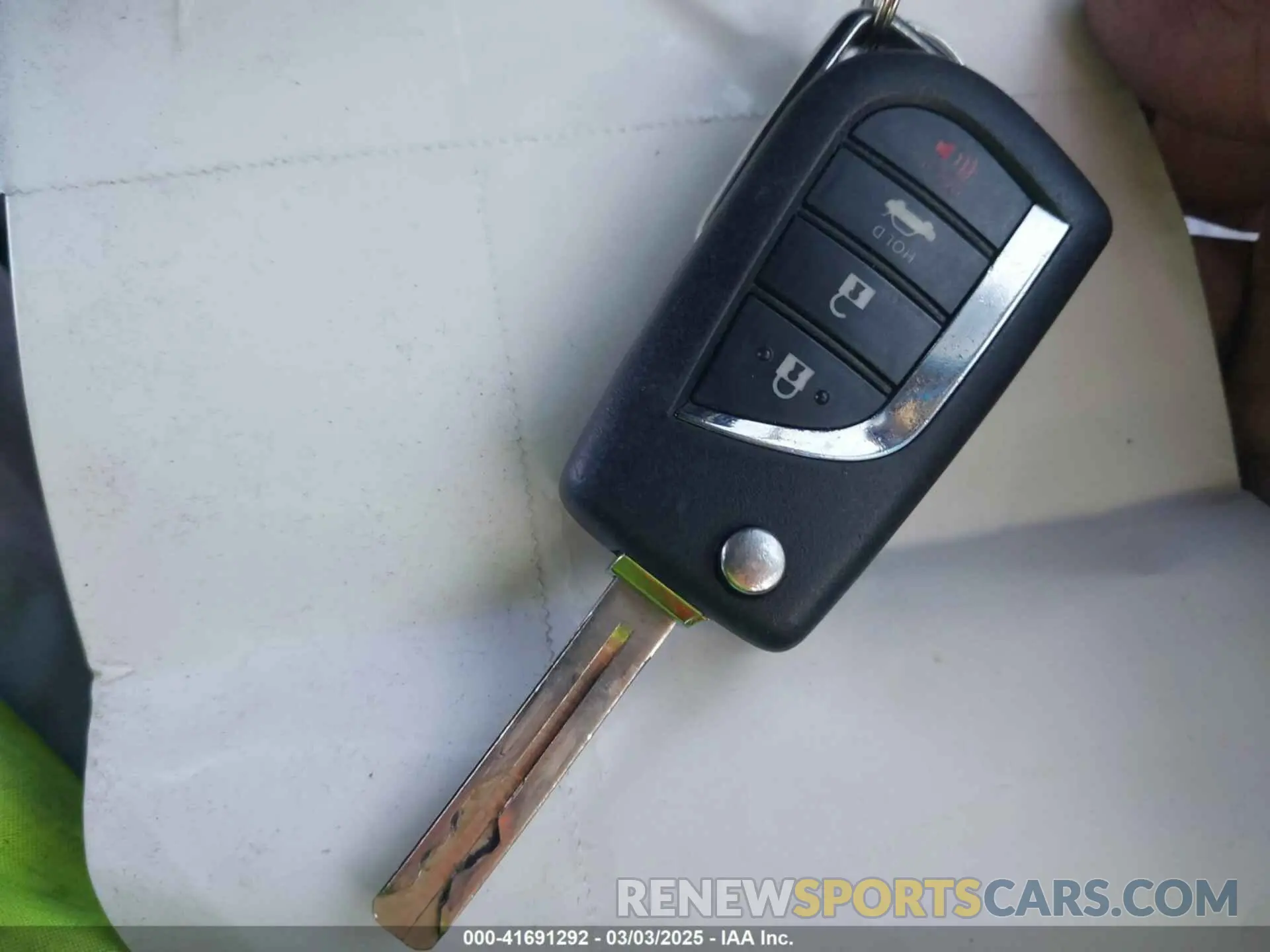 11 fotografías del automóvil dañado 4T1B11HK4KU703416 TOYOTA CAMRY 2019