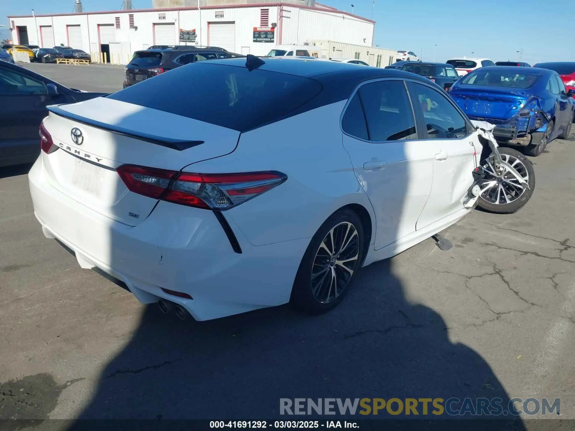 4 fotografías del automóvil dañado 4T1B11HK4KU703416 TOYOTA CAMRY 2019