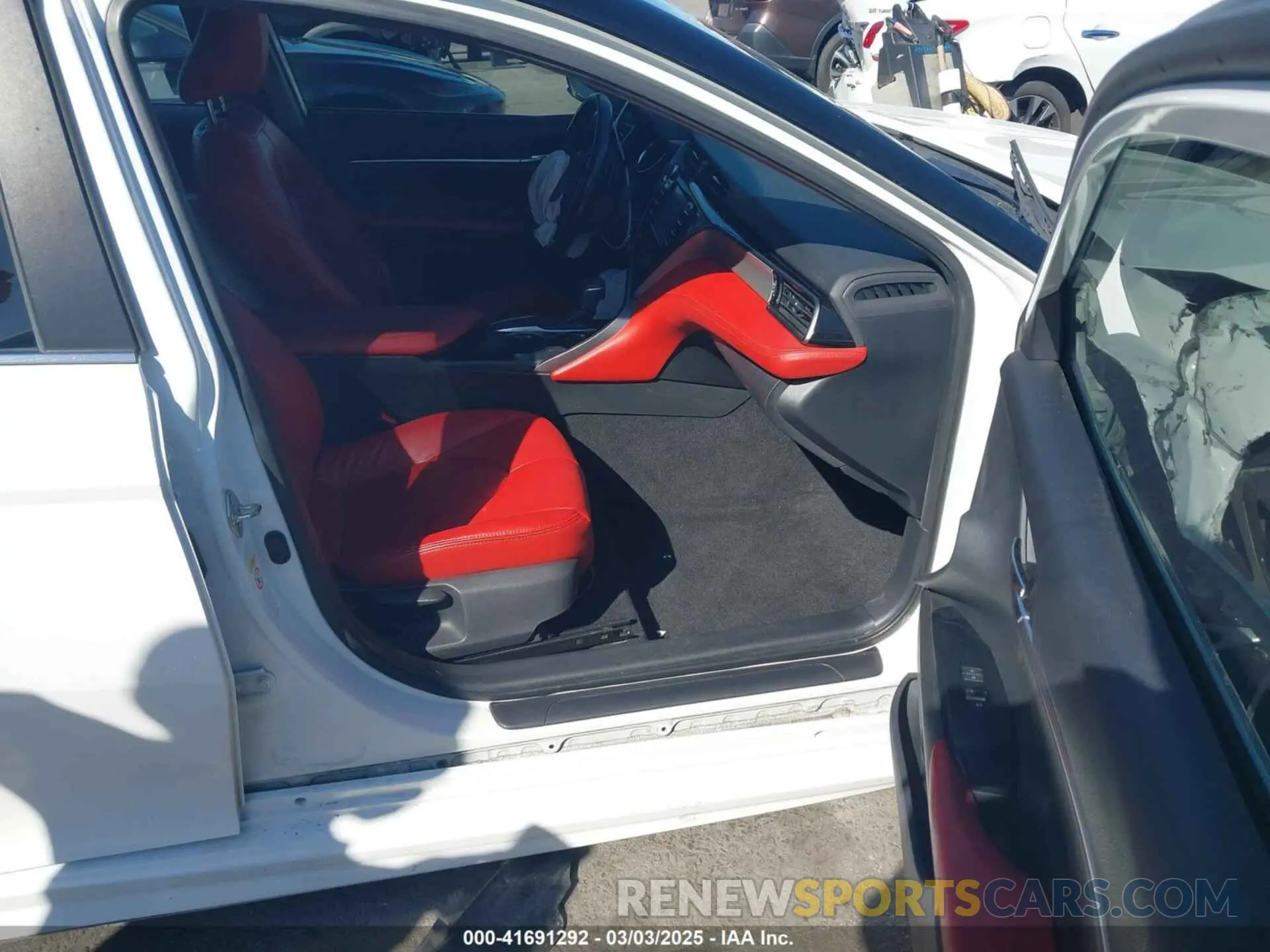 5 fotografías del automóvil dañado 4T1B11HK4KU703416 TOYOTA CAMRY 2019
