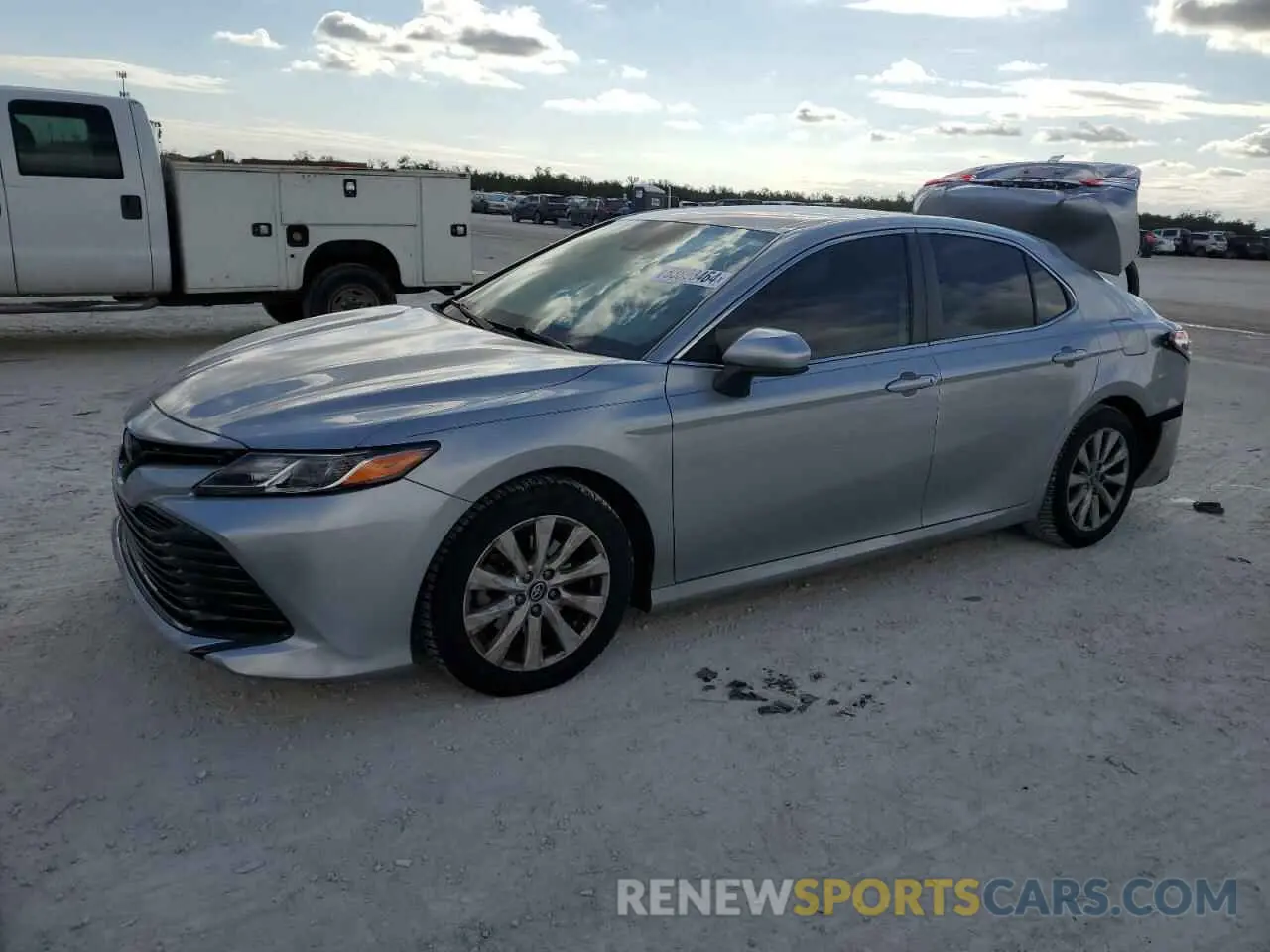 1 fotografías del automóvil dañado 4T1B11HK4KU704033 TOYOTA CAMRY 2019