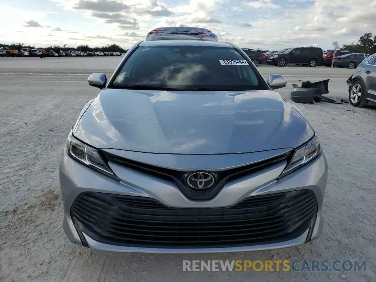 5 fotografías del automóvil dañado 4T1B11HK4KU704033 TOYOTA CAMRY 2019
