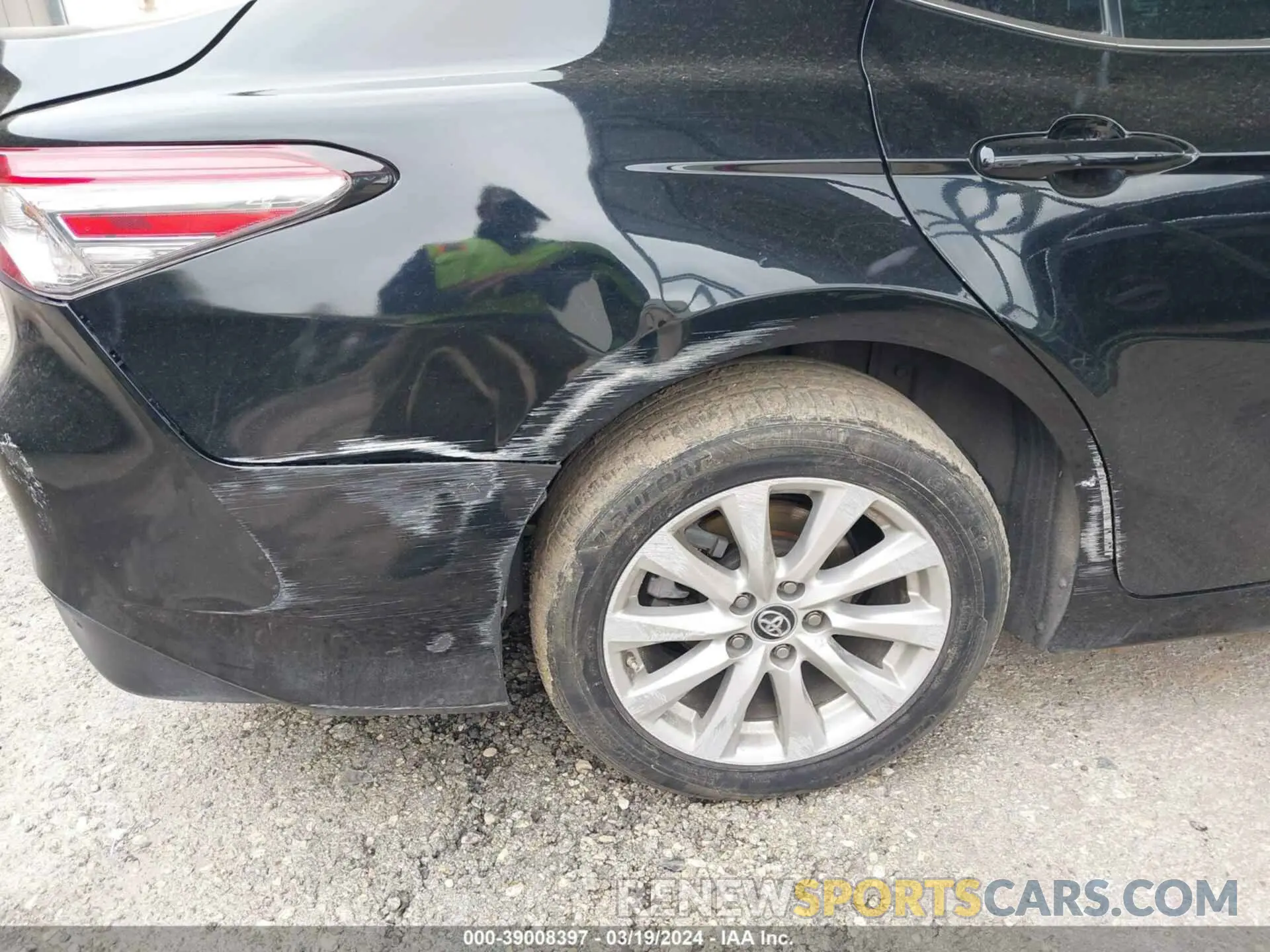 17 fotografías del automóvil dañado 4T1B11HK4KU723696 TOYOTA CAMRY 2019