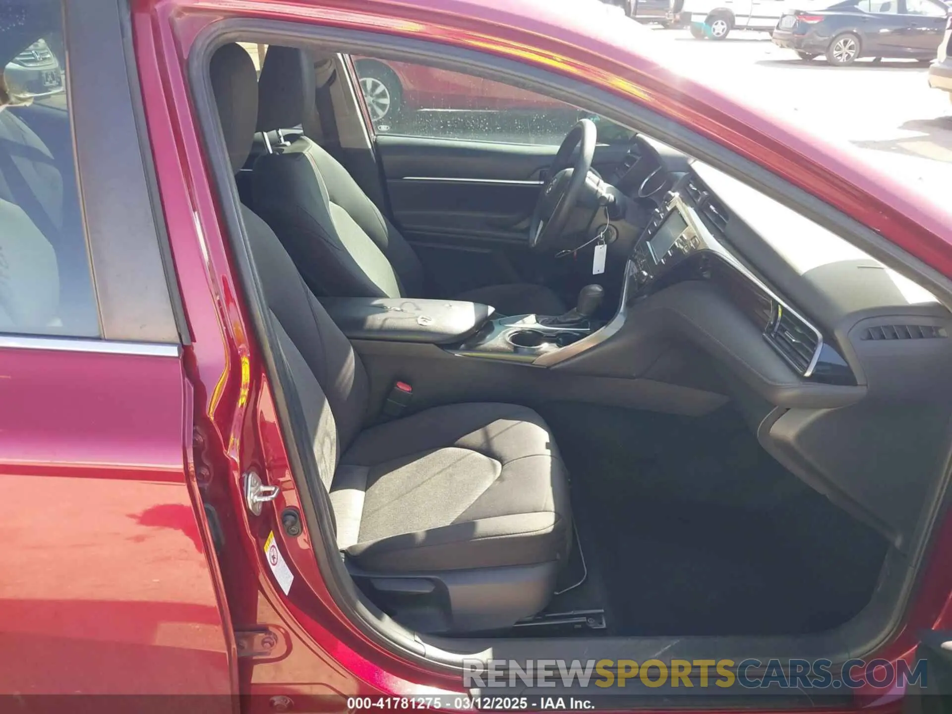 5 fotografías del automóvil dañado 4T1B11HK4KU725075 TOYOTA CAMRY 2019