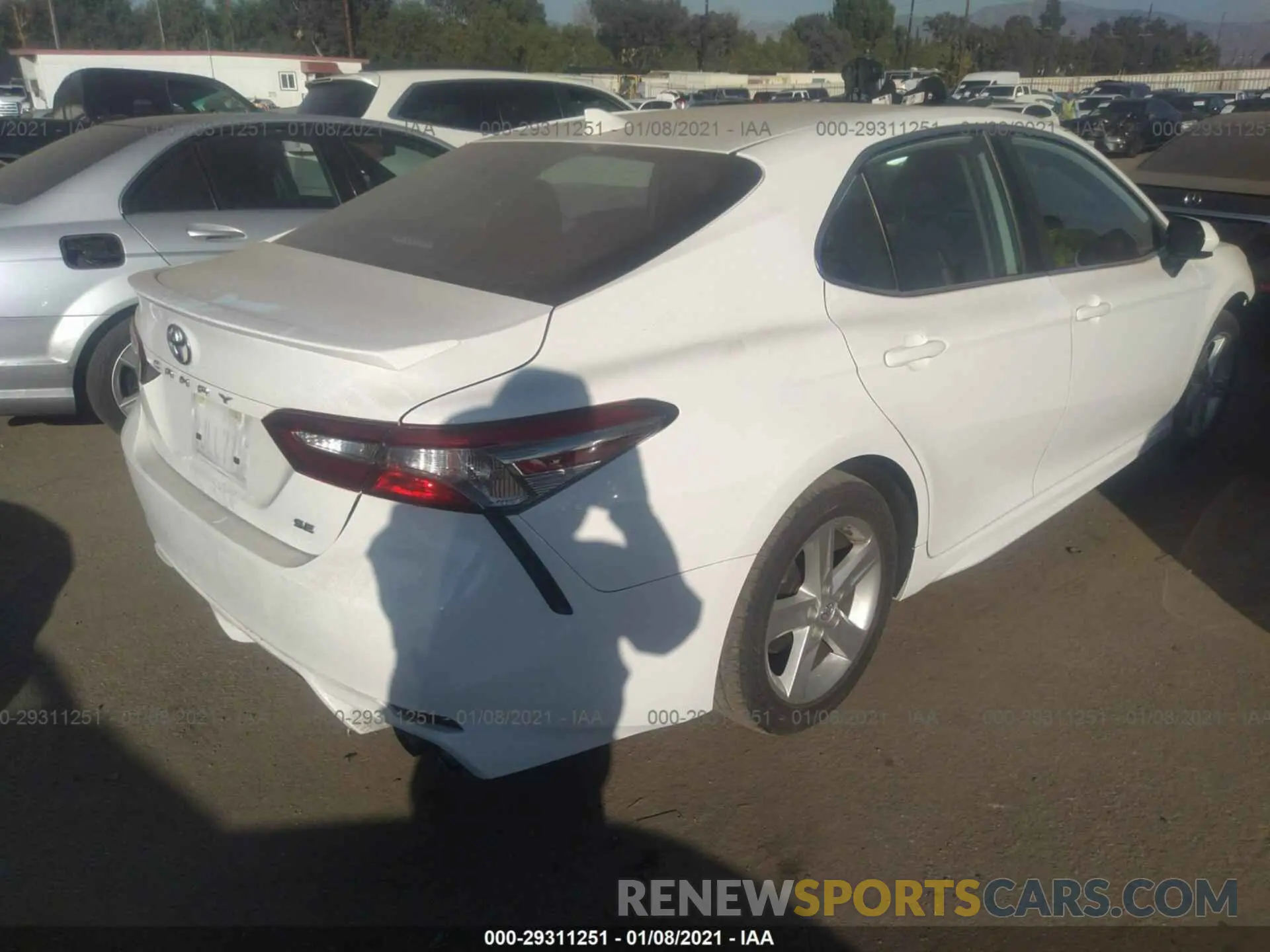 4 fotografías del automóvil dañado 4T1B11HK4KU742099 TOYOTA CAMRY 2019