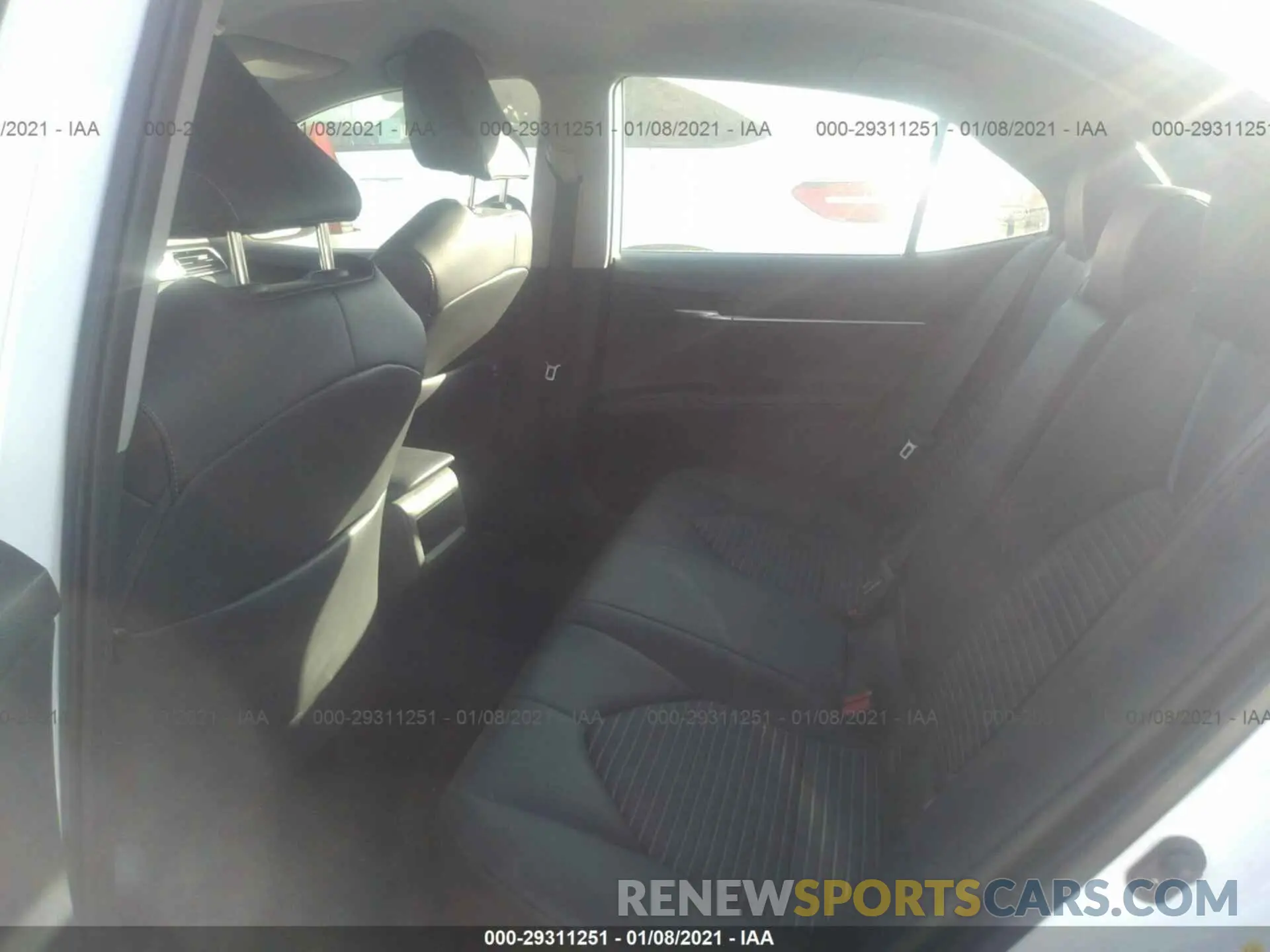 8 fotografías del automóvil dañado 4T1B11HK4KU742099 TOYOTA CAMRY 2019