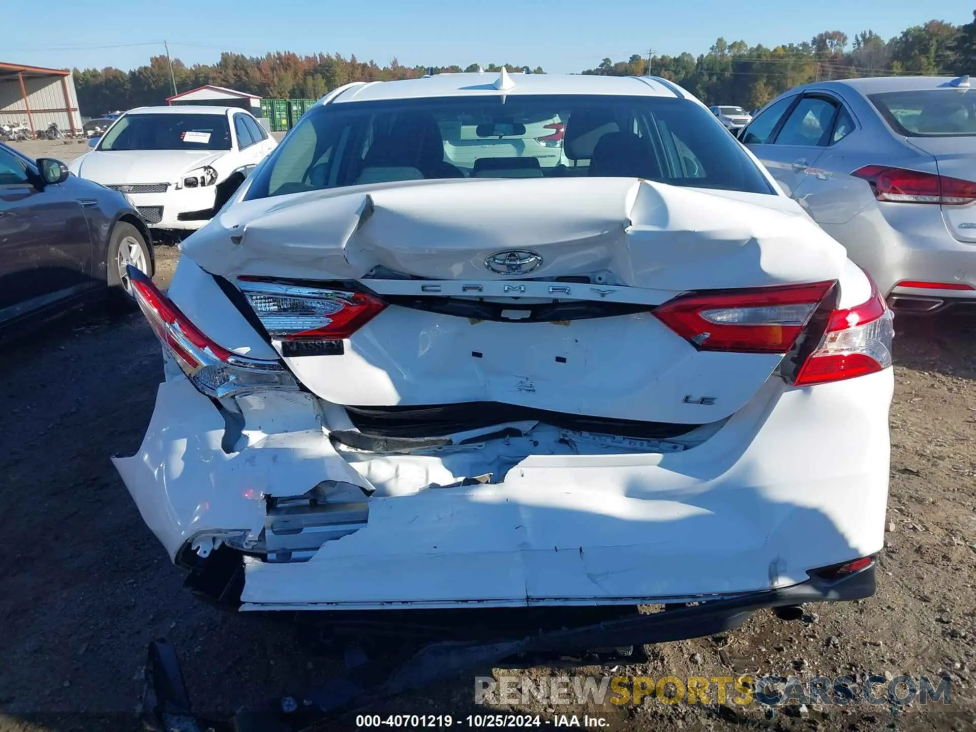 16 fotografías del automóvil dañado 4T1B11HK4KU744614 TOYOTA CAMRY 2019
