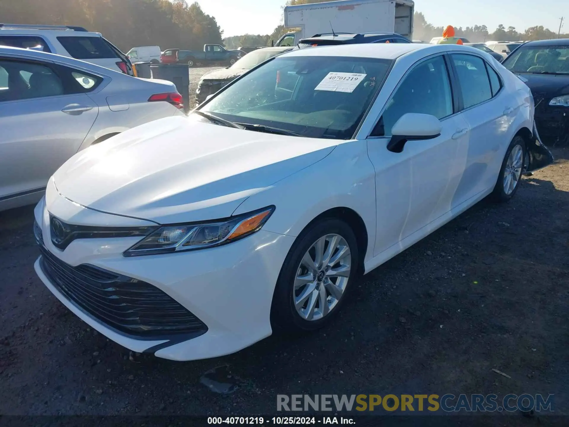 2 fotografías del automóvil dañado 4T1B11HK4KU744614 TOYOTA CAMRY 2019