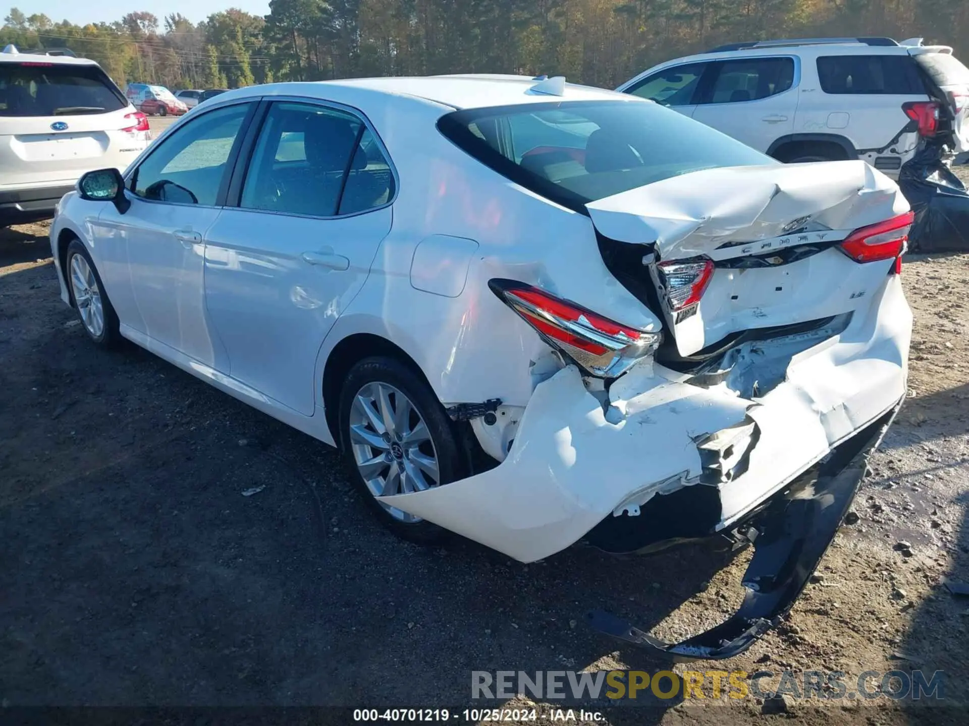 3 fotografías del automóvil dañado 4T1B11HK4KU744614 TOYOTA CAMRY 2019