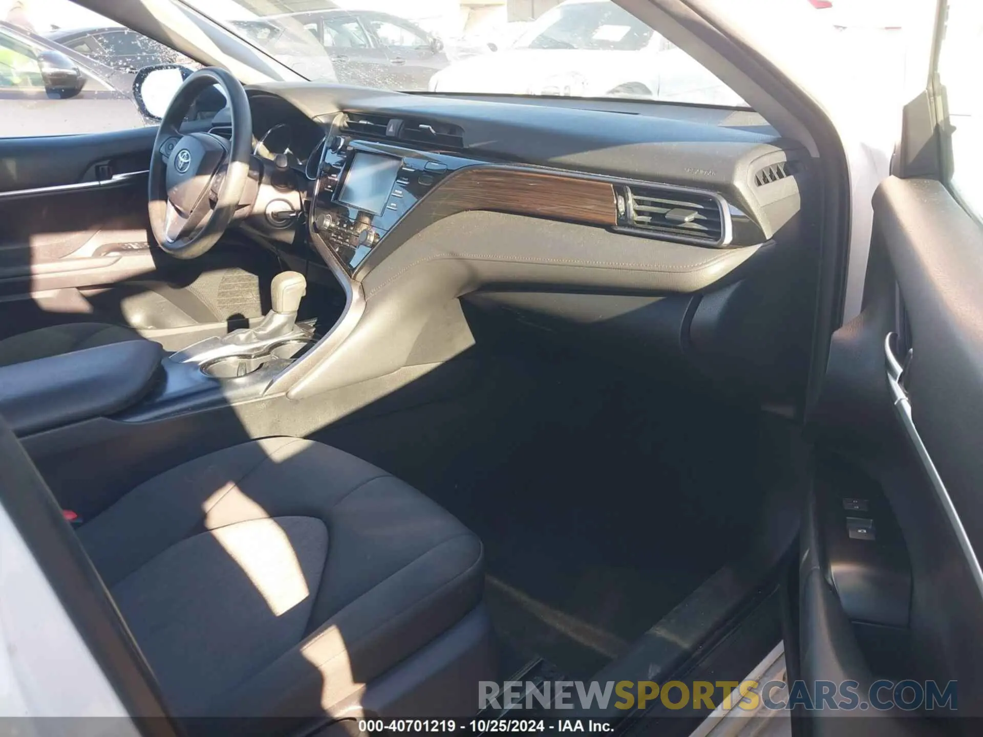 5 fotografías del automóvil dañado 4T1B11HK4KU744614 TOYOTA CAMRY 2019