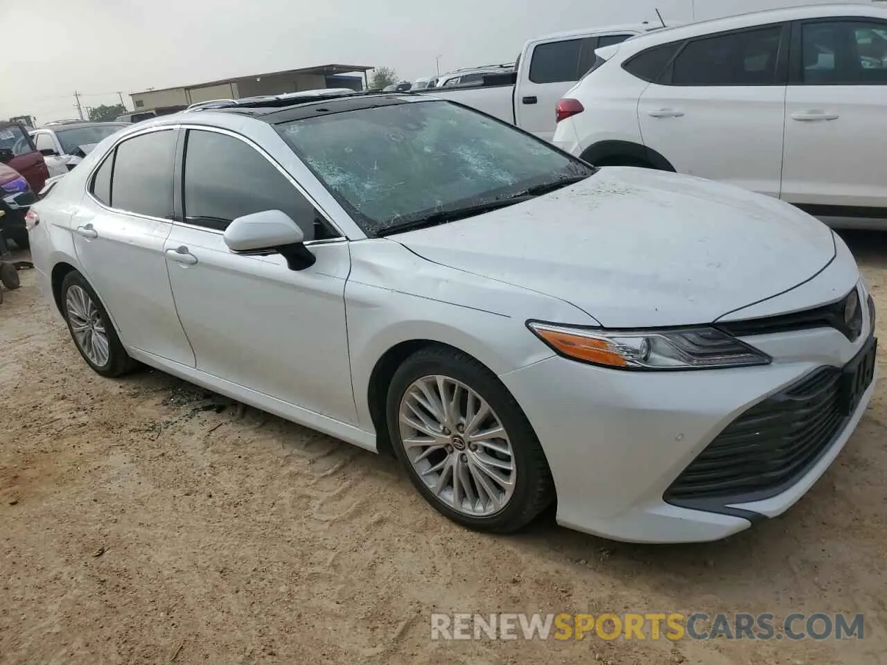 4 fotografías del automóvil dañado 4T1B11HK4KU745357 TOYOTA CAMRY 2019