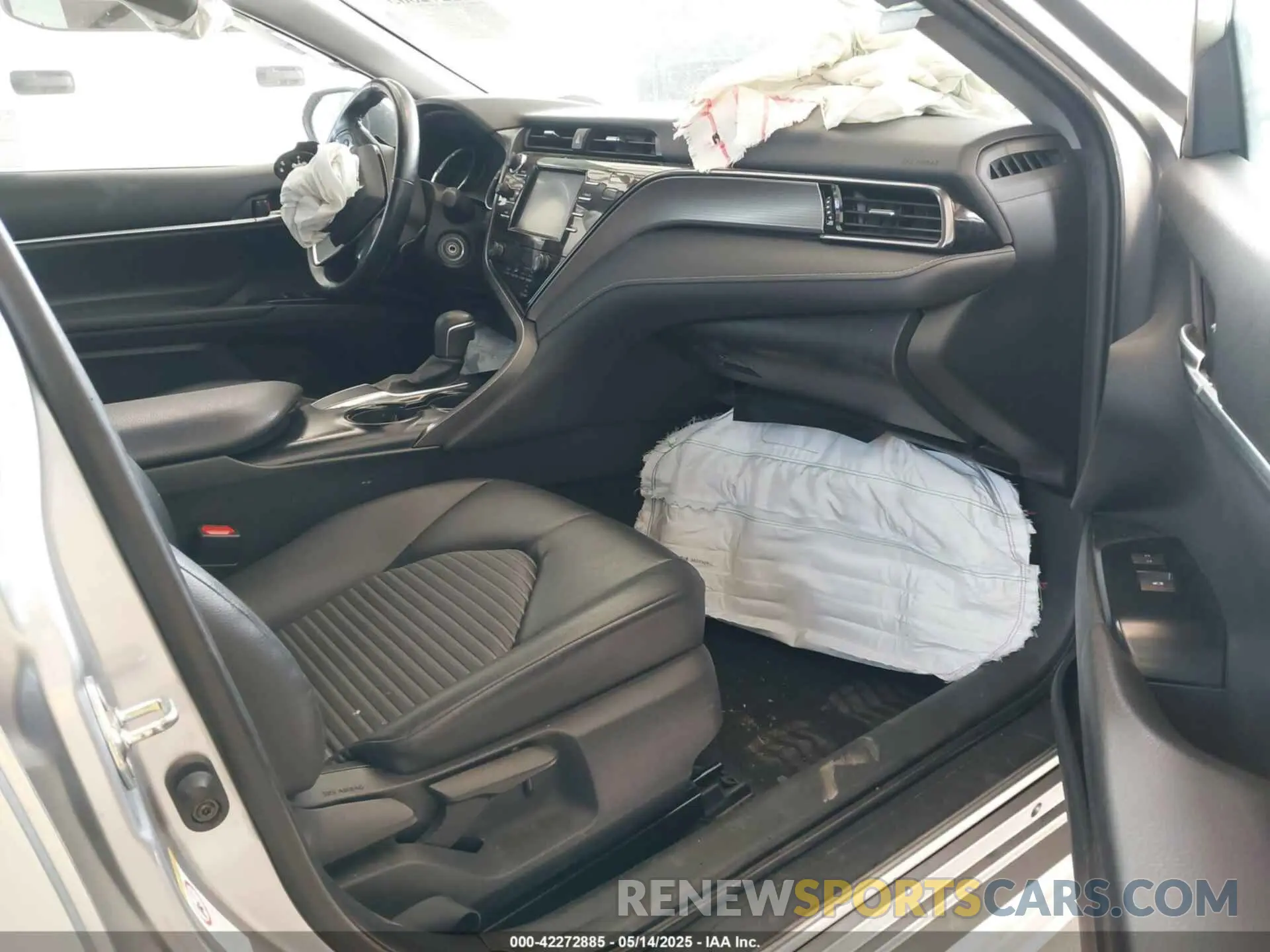 5 fotografías del automóvil dañado 4T1B11HK4KU749358 TOYOTA CAMRY 2019